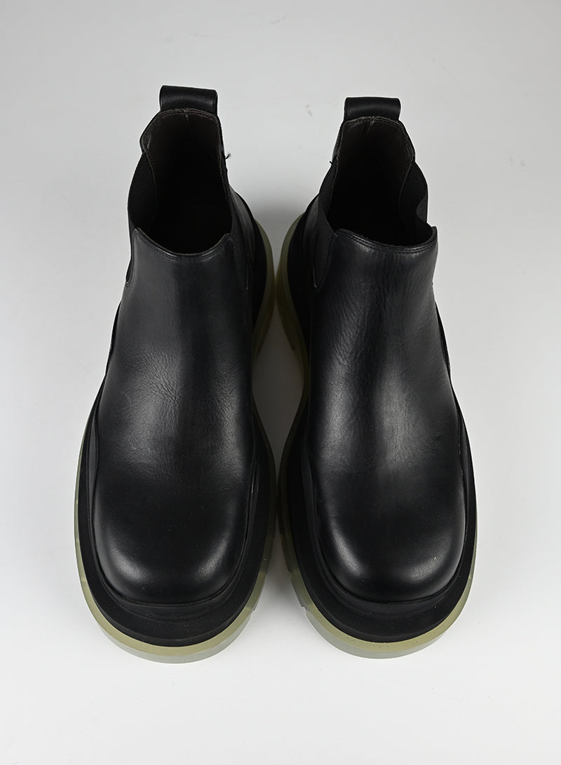 Bottega Veneta Black Leather Tire Boots Size 39 - Stylish & Comfortable for Fall/Winter Fashion Outfits