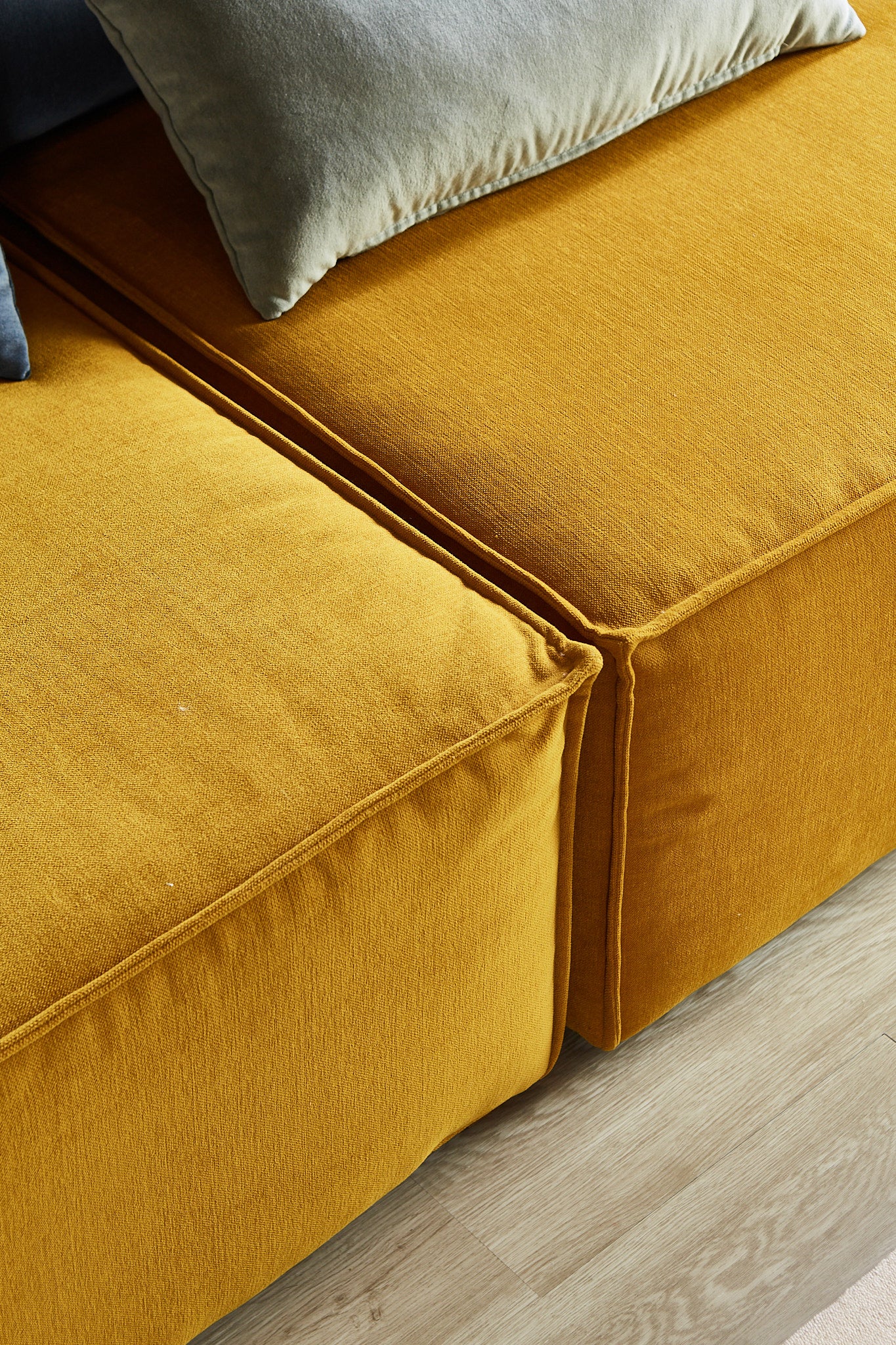 Modular Sofa Set - Modern Bold Design for Living Room, Lounge & Office | Comfortable Sectional Couch with Customizable Configurations