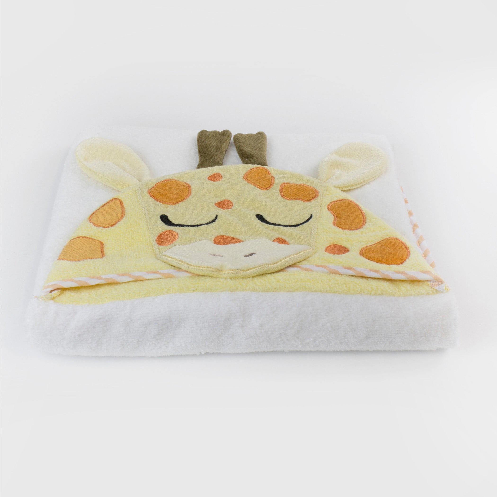 Giraffe Hooded Bath Towel for Kids - Soft and Absorbent Animal-Themed Bathrobe - Perfect for Bath Time, Swimming, and Dress-Up Play