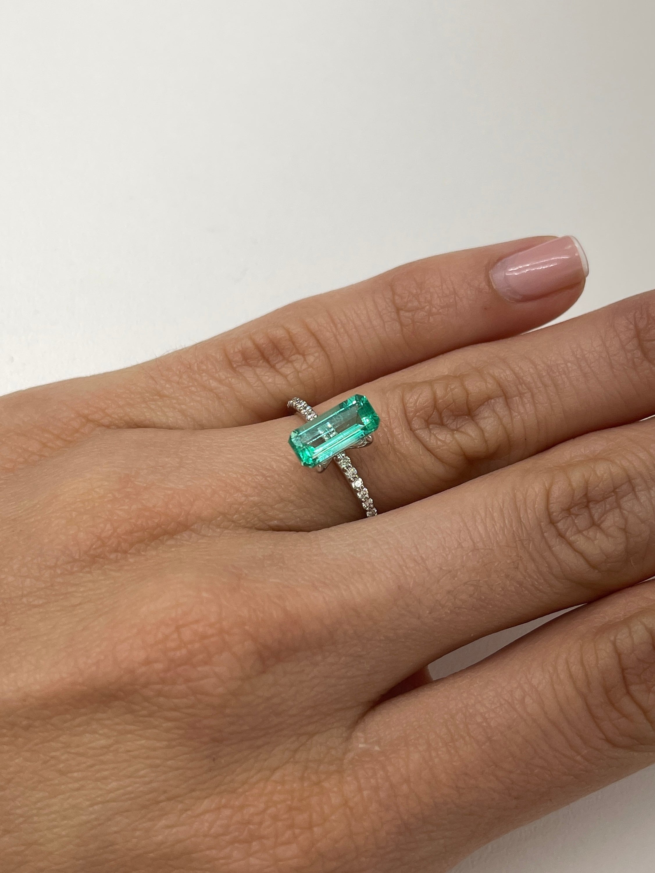 1.65 Carat 11x5mm Loose Natural Colombian Emerald Gemstone - Elongated Emerald Cut for Jewelry Making, Engagement Rings & Luxury Gifts