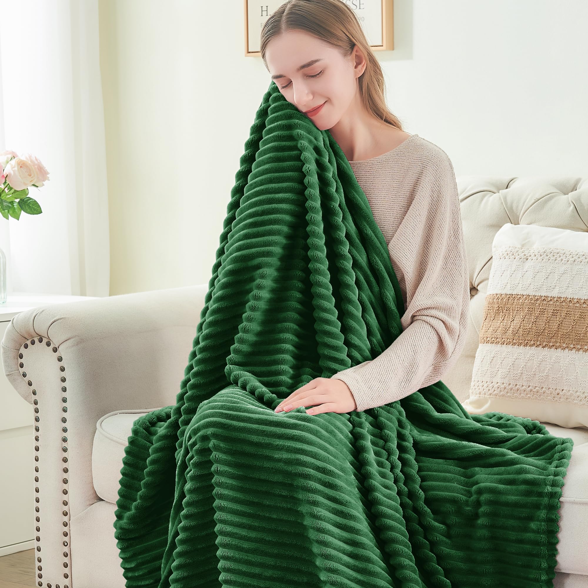 BEDELITE 3D Ribbed Jacquard Fleece Blanket - Twin Size 60x80 Inches - Ultra Soft, Warm & Plush Lightweight Throw Blanket for Bed, Couch, Sofa - Cozy Home Decor, Perfect for Winter Nights & Gift Giving (Green)