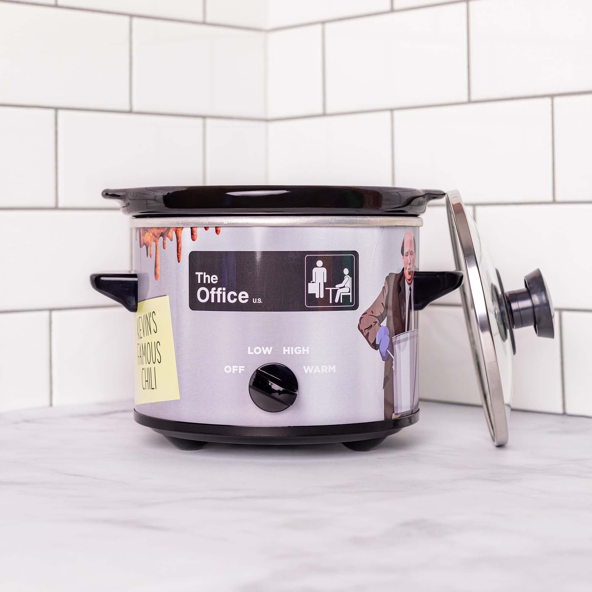 The Office 2-Quart Slow Cooker by Uncanny Brands - Perfect for Making Kevin's Famous Chili | Compact Crock Pot for Soups, Stews & Dips | Ideal for Home, Office & Dorm Cooking