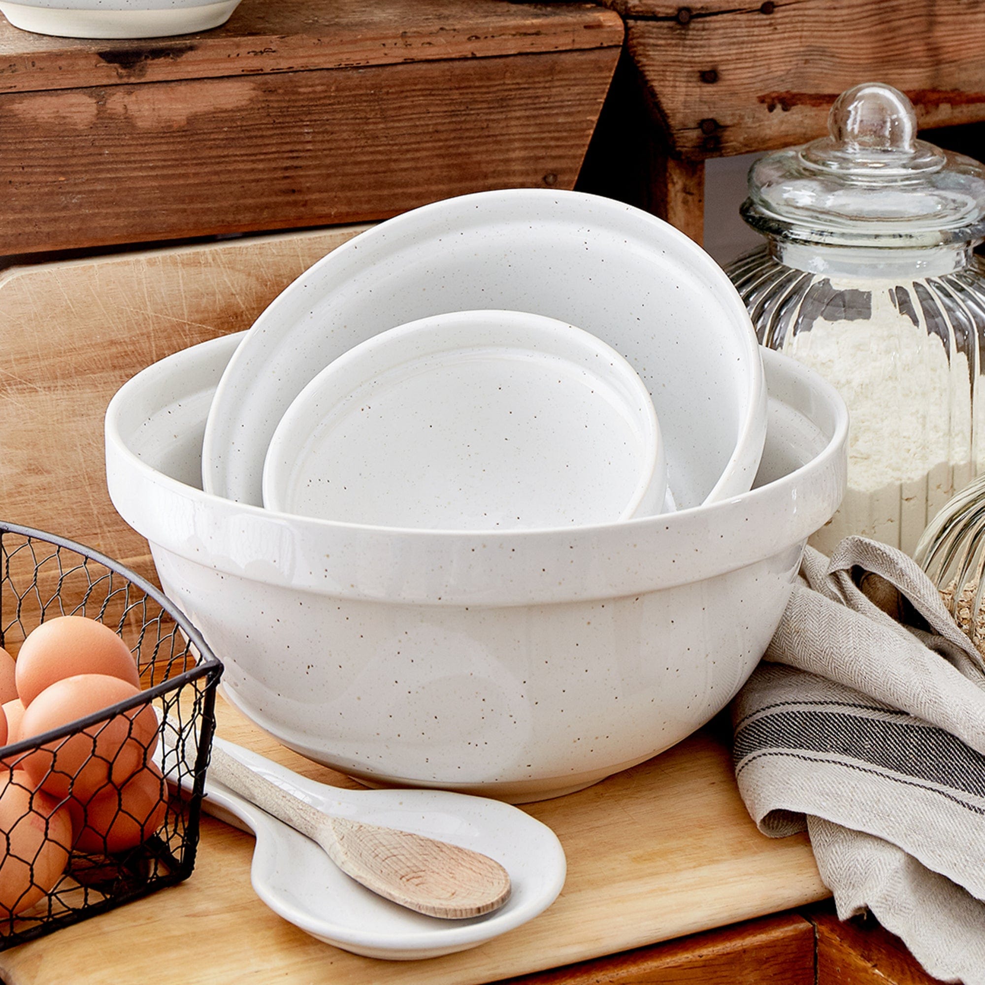 Casafina Fattoria White Stoneware Mixing Bowls Set - Durable Ceramic Mixing Bowls for Baking, Cooking & Food Prep - 3-Piece Nesting Bowls with Non-Slip Base (Various Sizes) - Perfect for Kitchen, Restaurant & Home Use