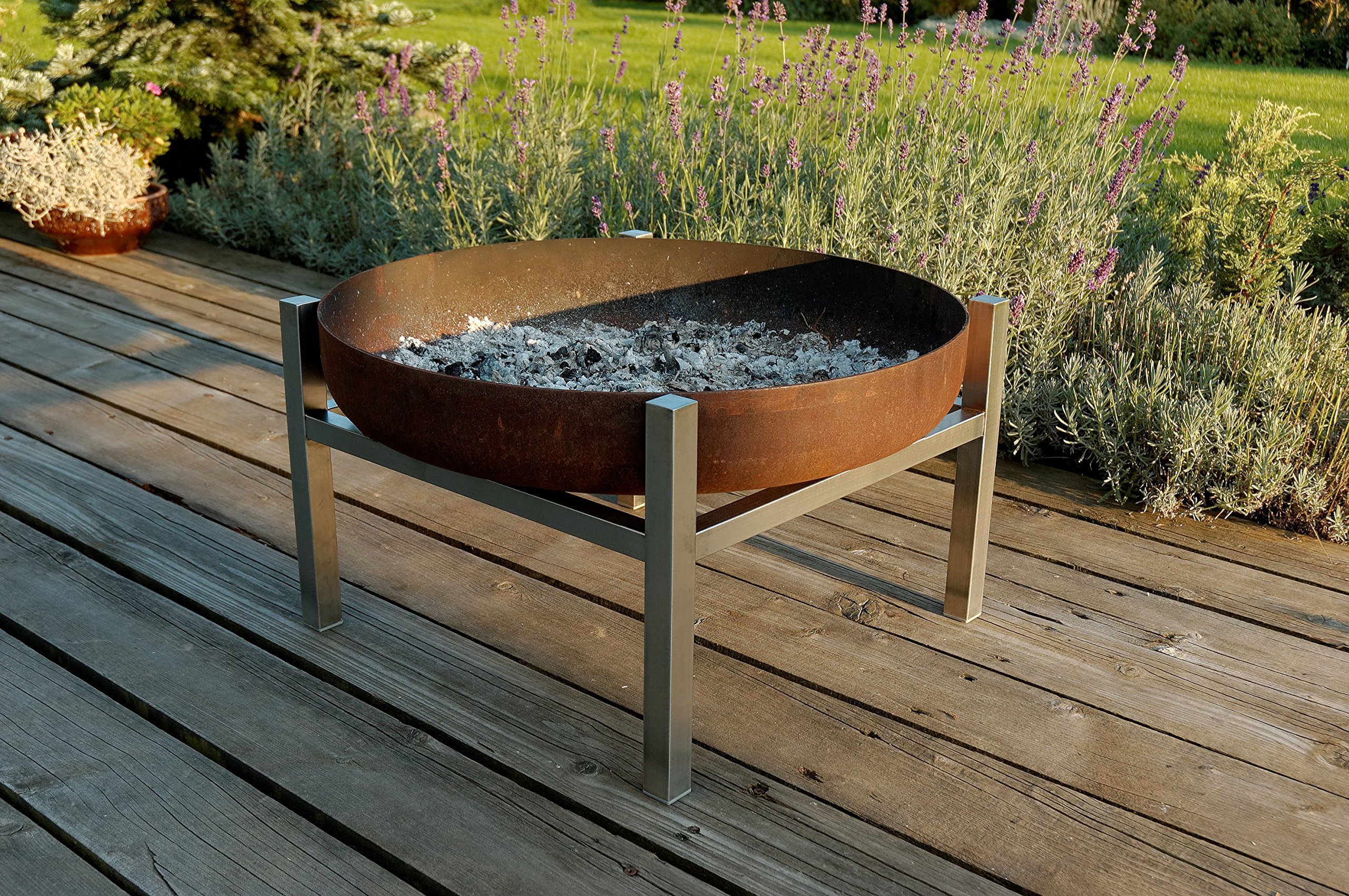 Curonian Parnidis Solid Steel Tall Fire Pit - Outdoor Camping, Backyard Bonfire, Patio Heating - Durable & Rust-Resistant