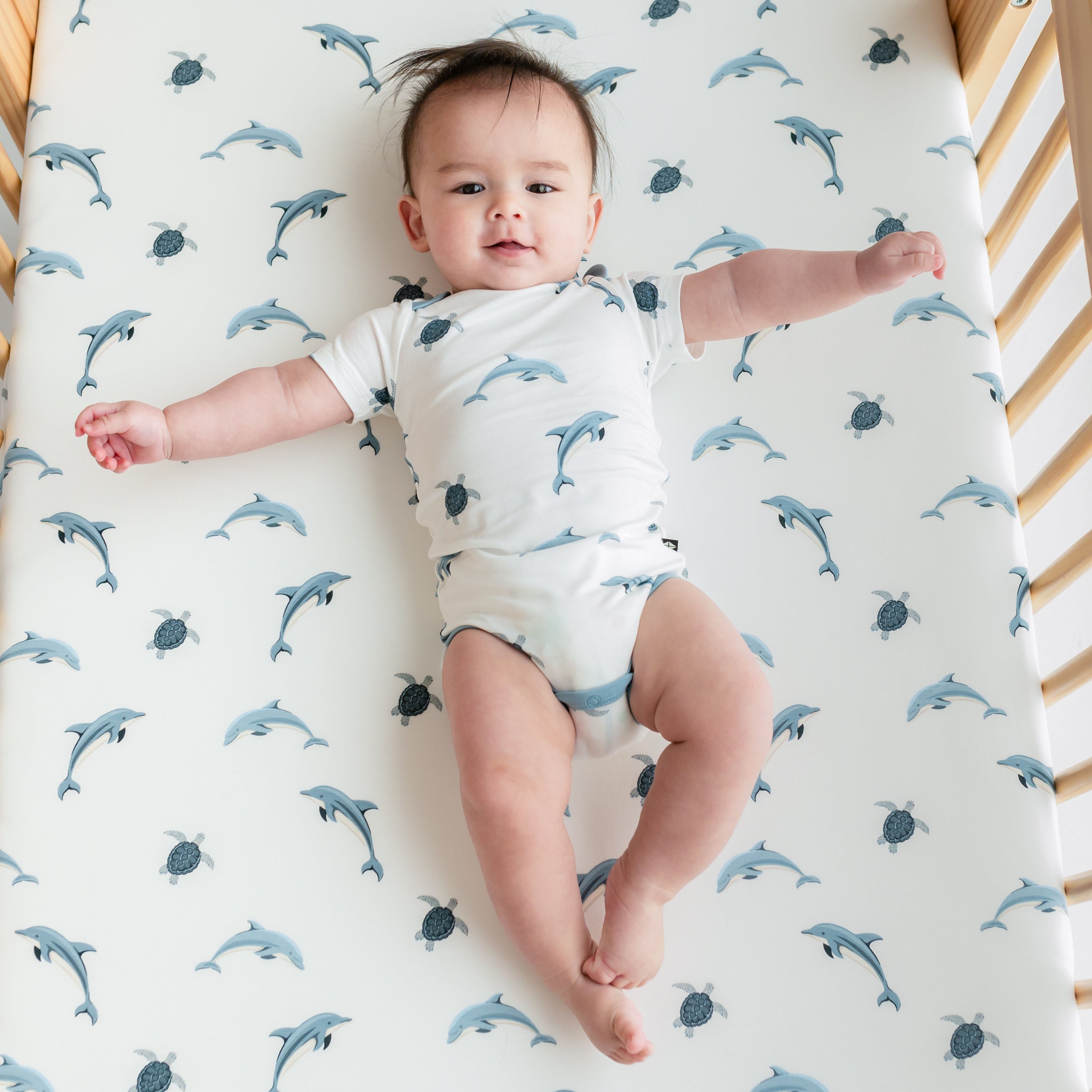Soft & Breathable Dolphin Print Crib Sheet - Fitted Crib Mattress Cover for Baby Nursery, Toddler Bed - Perfect for Boys & Girls Rooms, Daycare, Gifts
