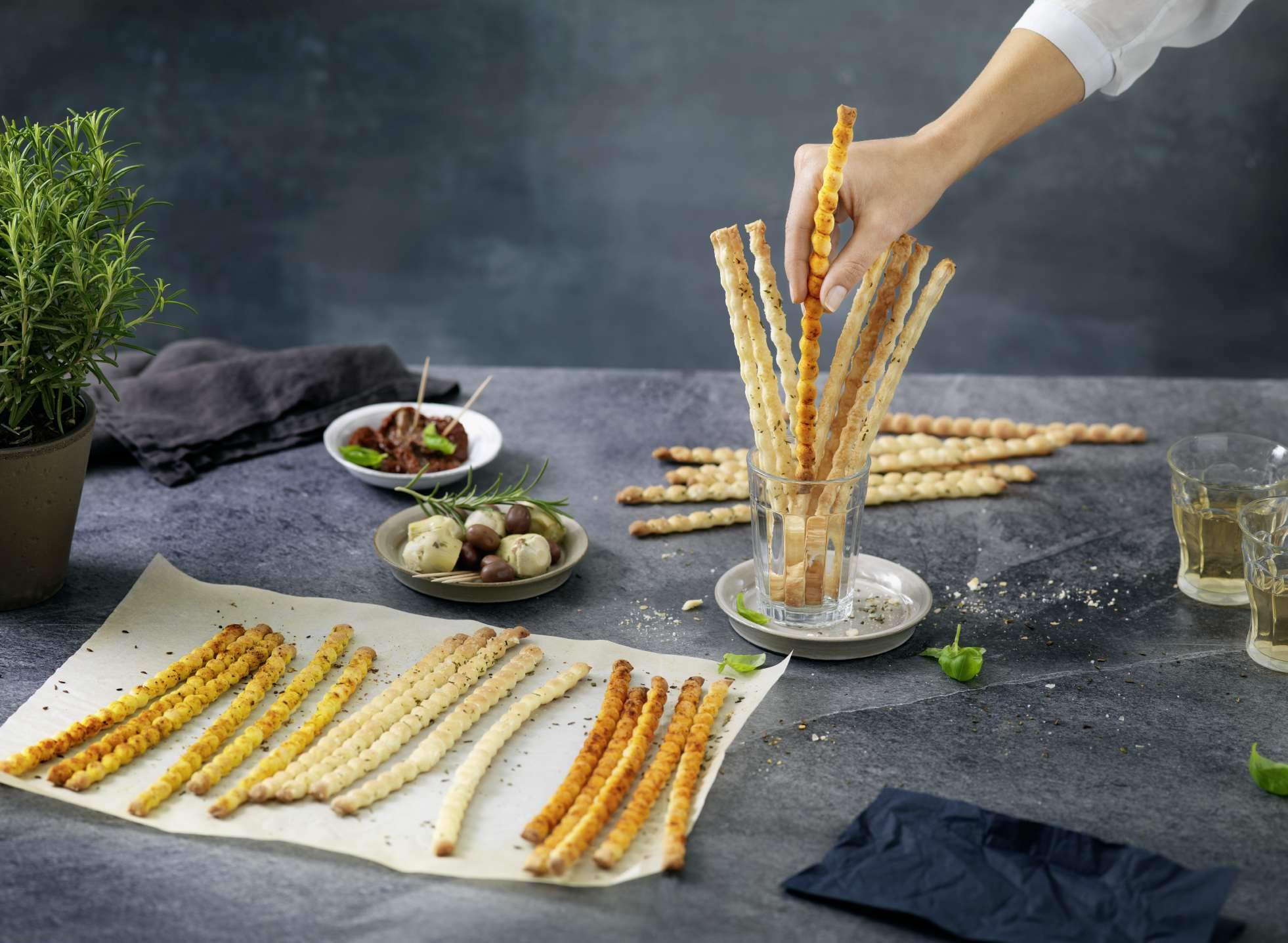 Betty Bossi Grissini Roller - Dough Cutter for Homemade Breadsticks, Pastry Sticks & Snacks | Perfect for Baking, Party Appetizers & Family Cooking
