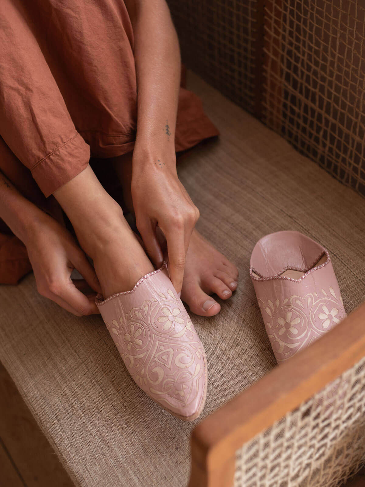 Moroccan Decorative Heart Babouche Slippers - Vintage Pink Leather House Shoes | Perfect for Boho Home Decor & Cozy Indoor Comfort