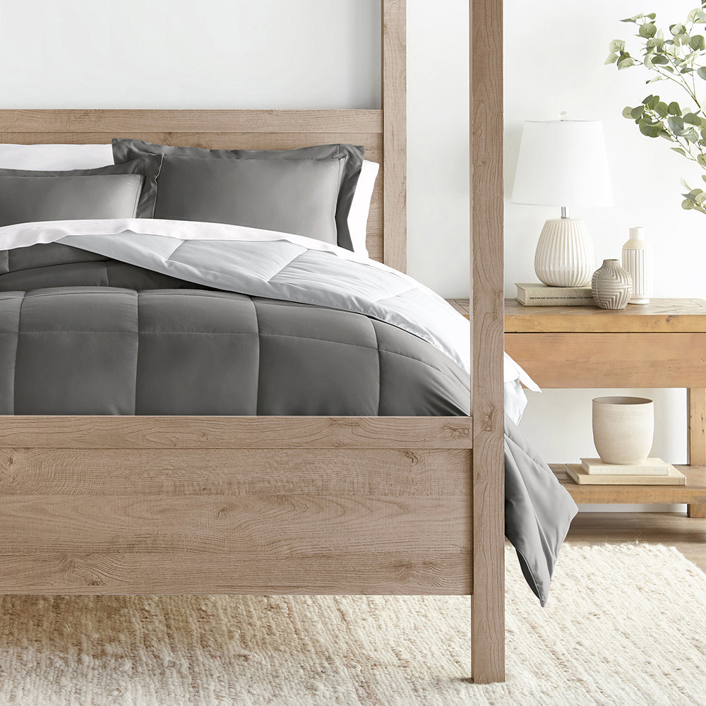Reversible Down Alternative Comforter Set - All-Season Hypoallergenic Bedding for Queen/King Size - Perfect for Cozy Nights & Guest Rooms