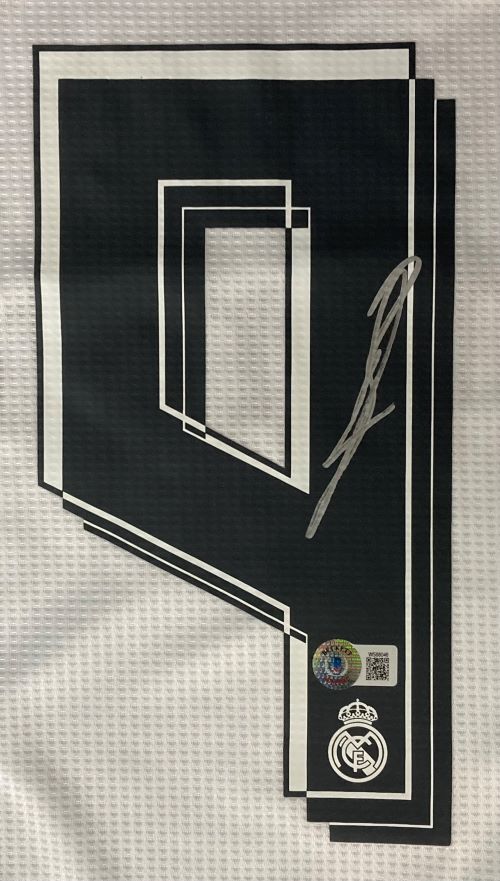 Karim Benzema Autographed Real Madrid 2015/16 Adidas Authentic Soccer Jersey - Limited Edition Collectible for Fans & Memorabilia Enthusiasts - Perfect for Display, Gifts & Sports Collections
