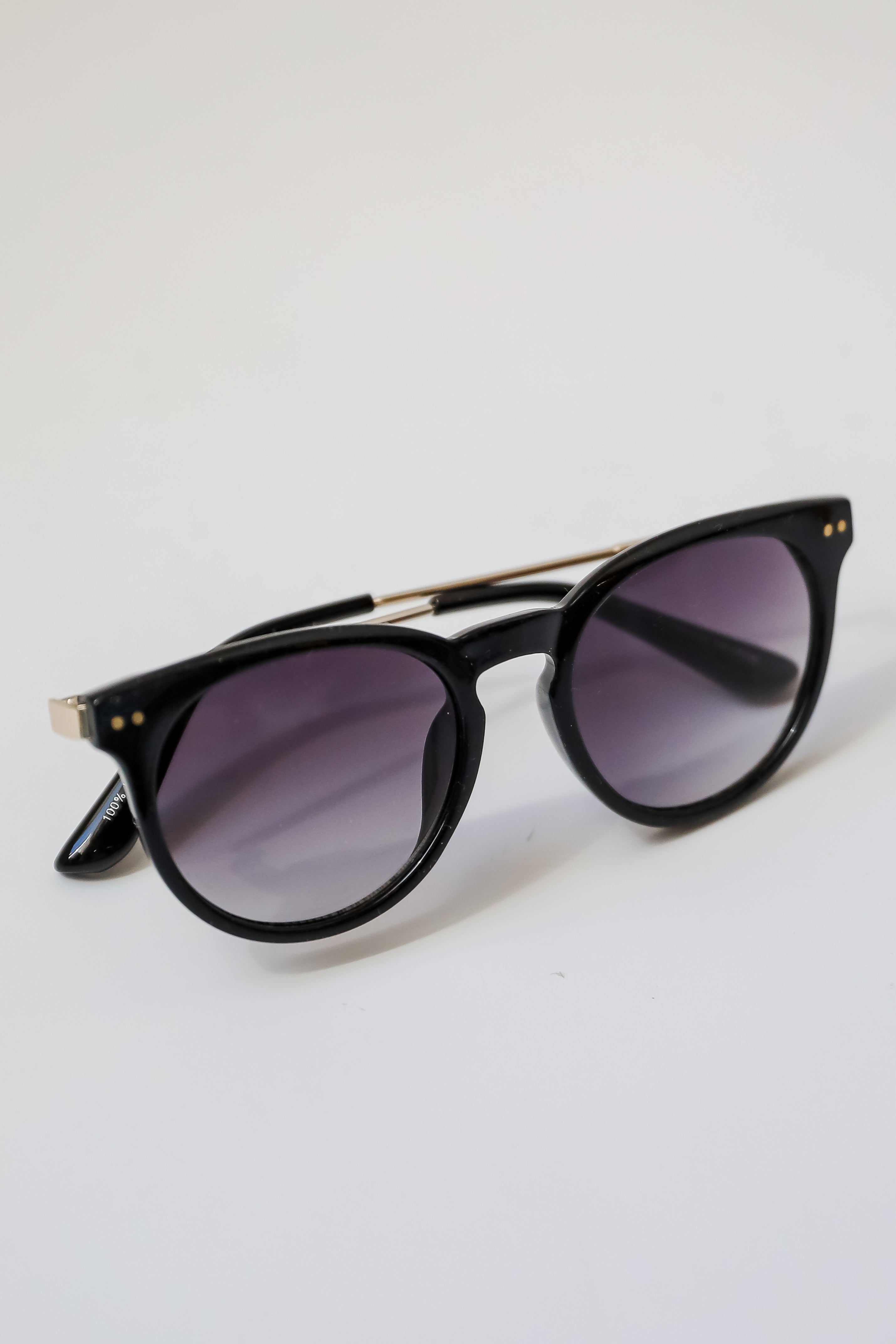 Trendy Round Sunglasses for Women & Men – UV Protection, Polarized Lenses – Perfect for Beach, Driving & Outdoor Activities