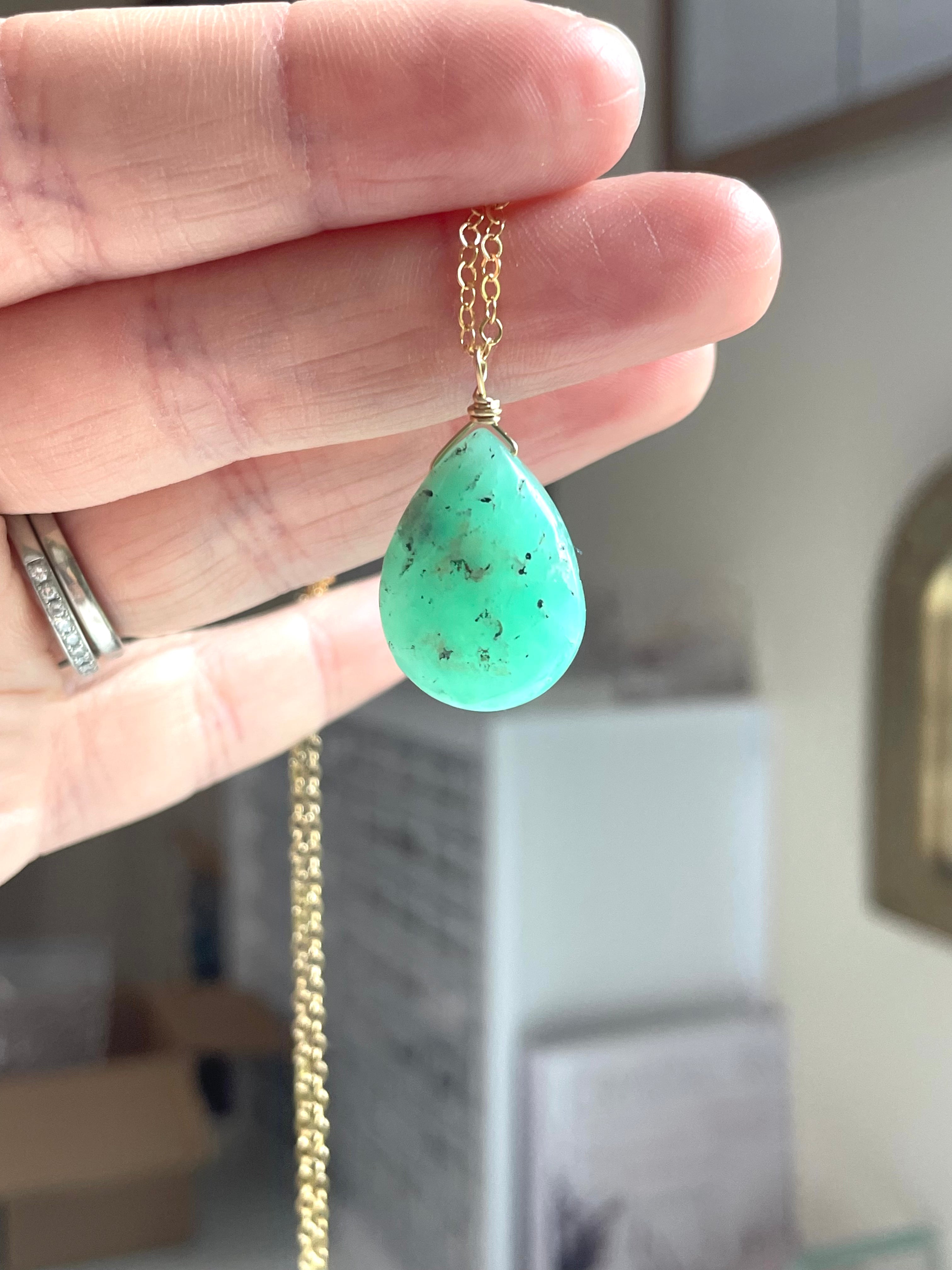 Natural Chrysoprase Gemstone Pendant Necklace for Women - Elegant Green Stone Jewelry Gift for Birthday, Anniversary & Special Occasions
