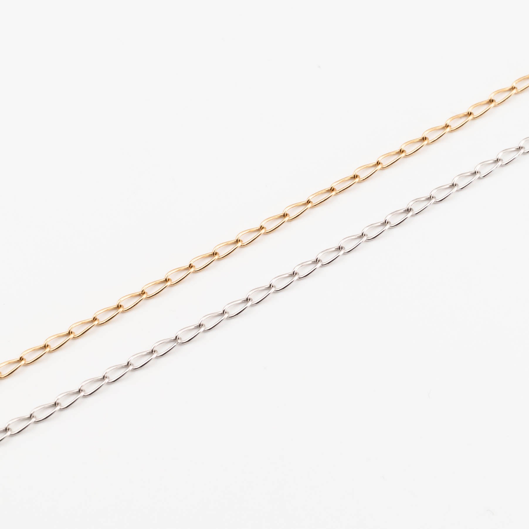 Stylish Elongated Curb Chain Bracelet for Women - Trendy Gold/Silver Layering Jewelry - Perfect for Everyday Wear, Date Night & Special Occasions