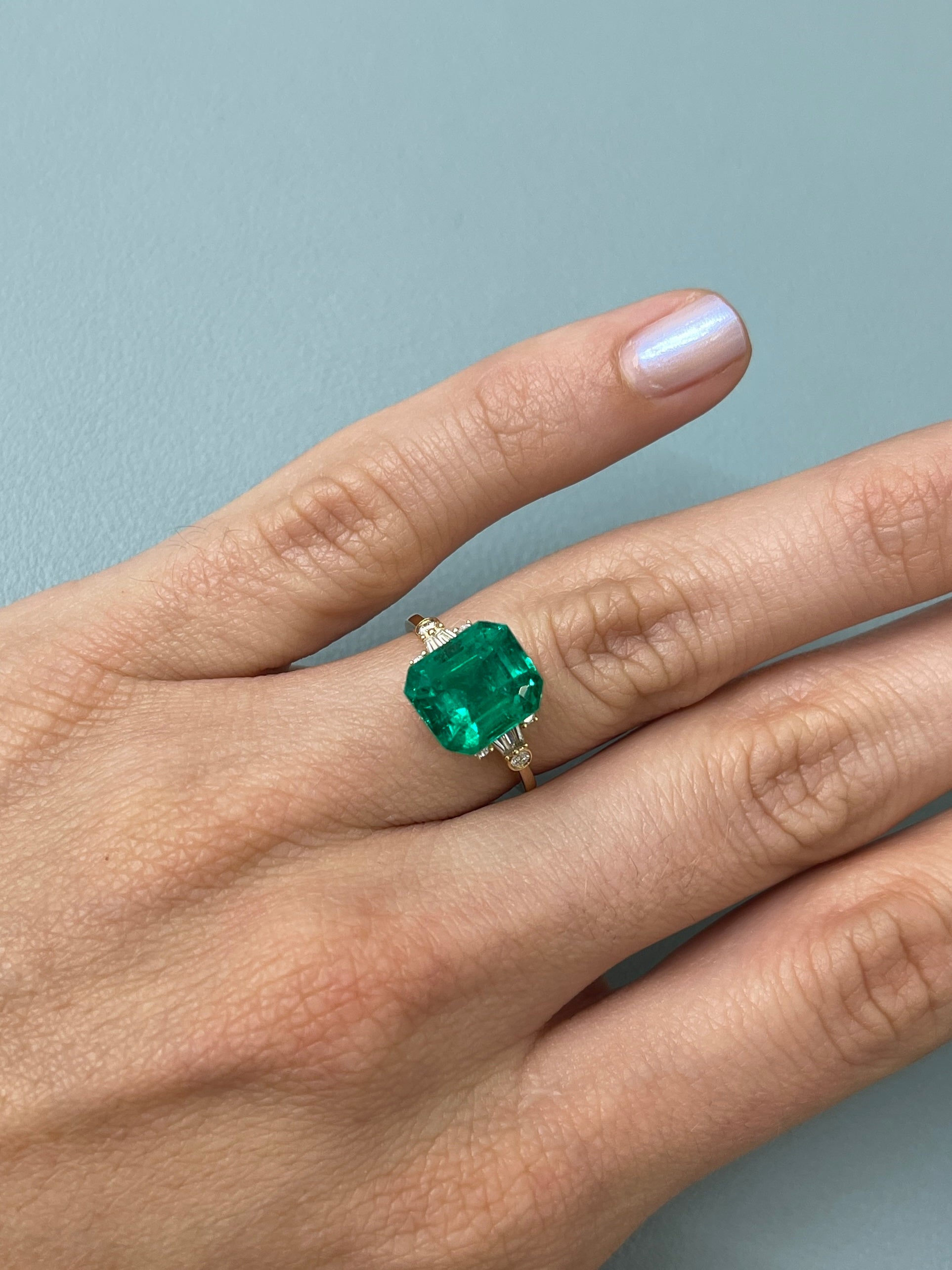 5.02 Carat 11x9mm AAA+ Natural Colombian Emerald Loose Gemstone - Classic Green Emerald Cut for Jewelry Making, Engagement Rings & Luxury Gifts