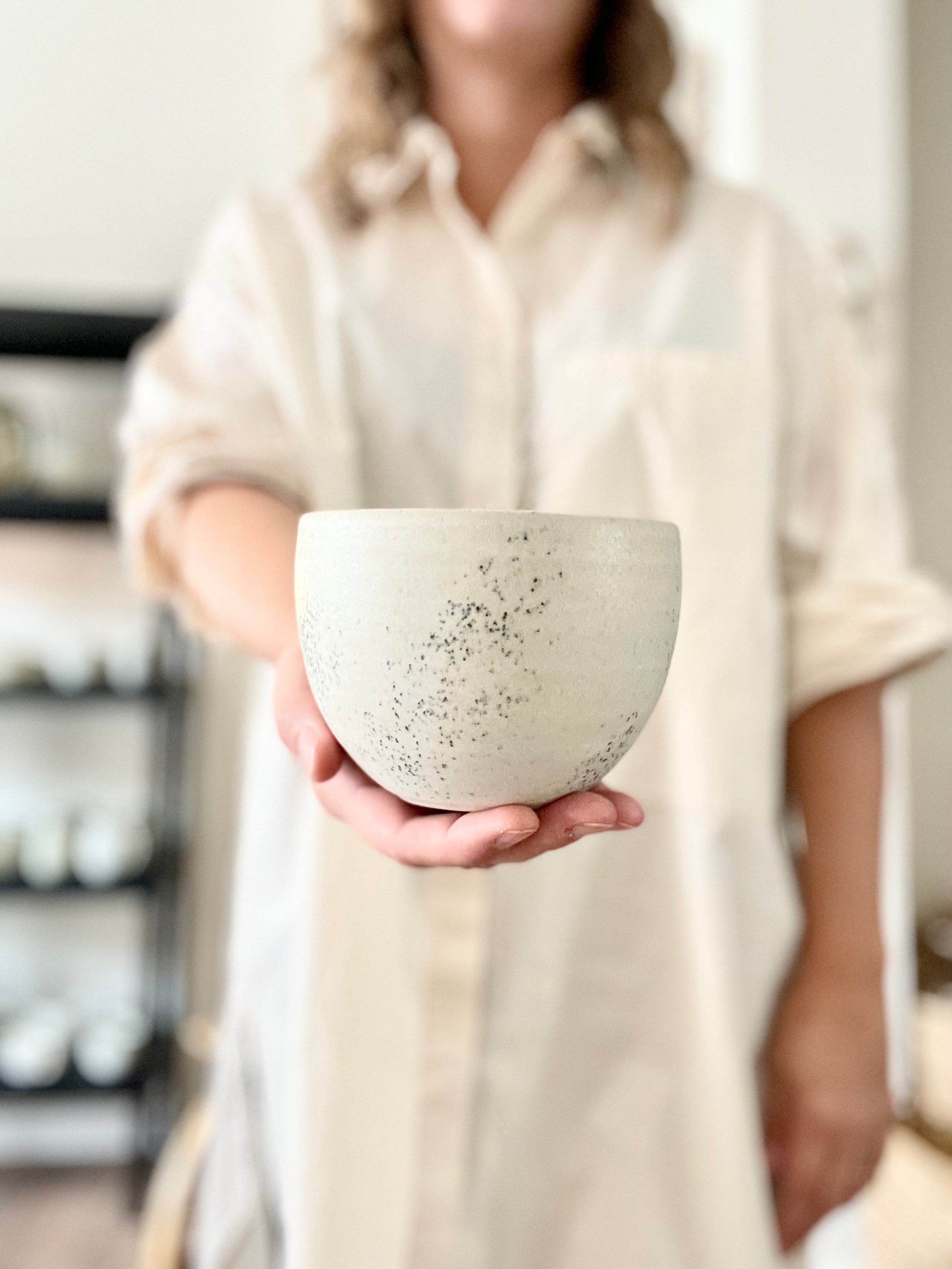 KLAY Copenhagen Ceramic Bowl - Handmade Stoneware Serving Bowl for Soup, Salad, Pasta | Elegant Dining & Kitchen Decor | Perfect for Everyday Meals and Entertaining Guests