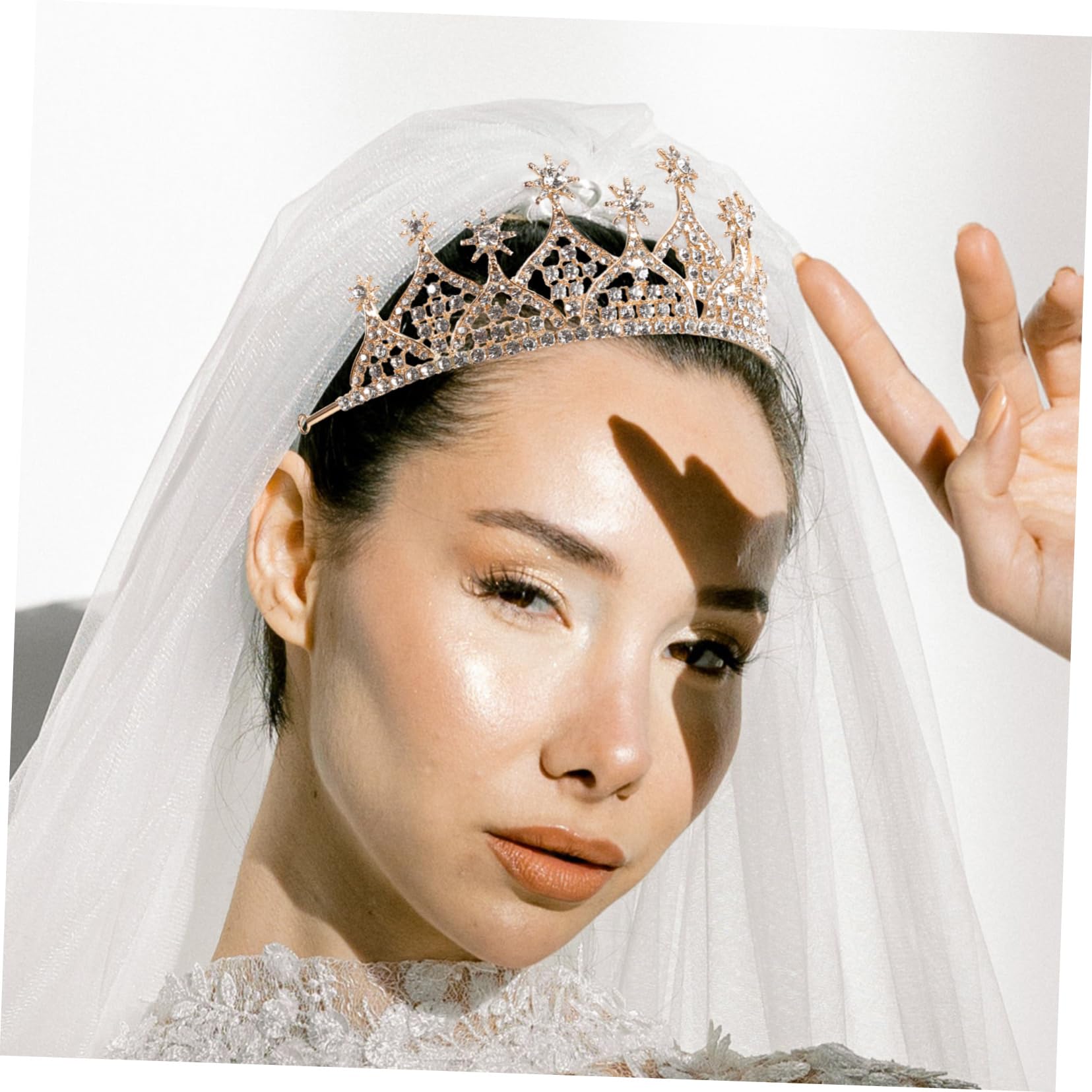 Sparkling Rhinestone Bridal Tiara for Women - Elegant Wedding Crown Headpiece with Alloy Hair Hoop - Perfect for Bridal Showers, Bachelorette Parties & Princess-Themed Birthdays