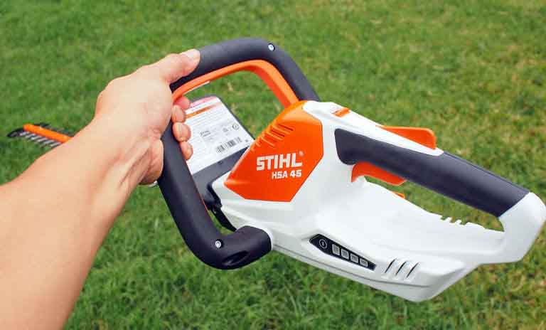 STIHL HSA 45 20-Inch Cordless Hedge Trimmer with Lithium-Ion Battery - Lightweight & Powerful for Home Garden Landscaping & Yard Maintenance