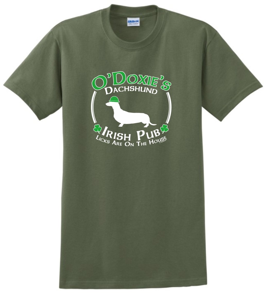 ThisWear St. Patrick's Day Dachshund Dog T-Shirt - Funny Irish Pub Sign Design for Small Dog Lovers | Perfect for St. Paddy's Day Parties, Pet Events & Irish-Themed Gatherings