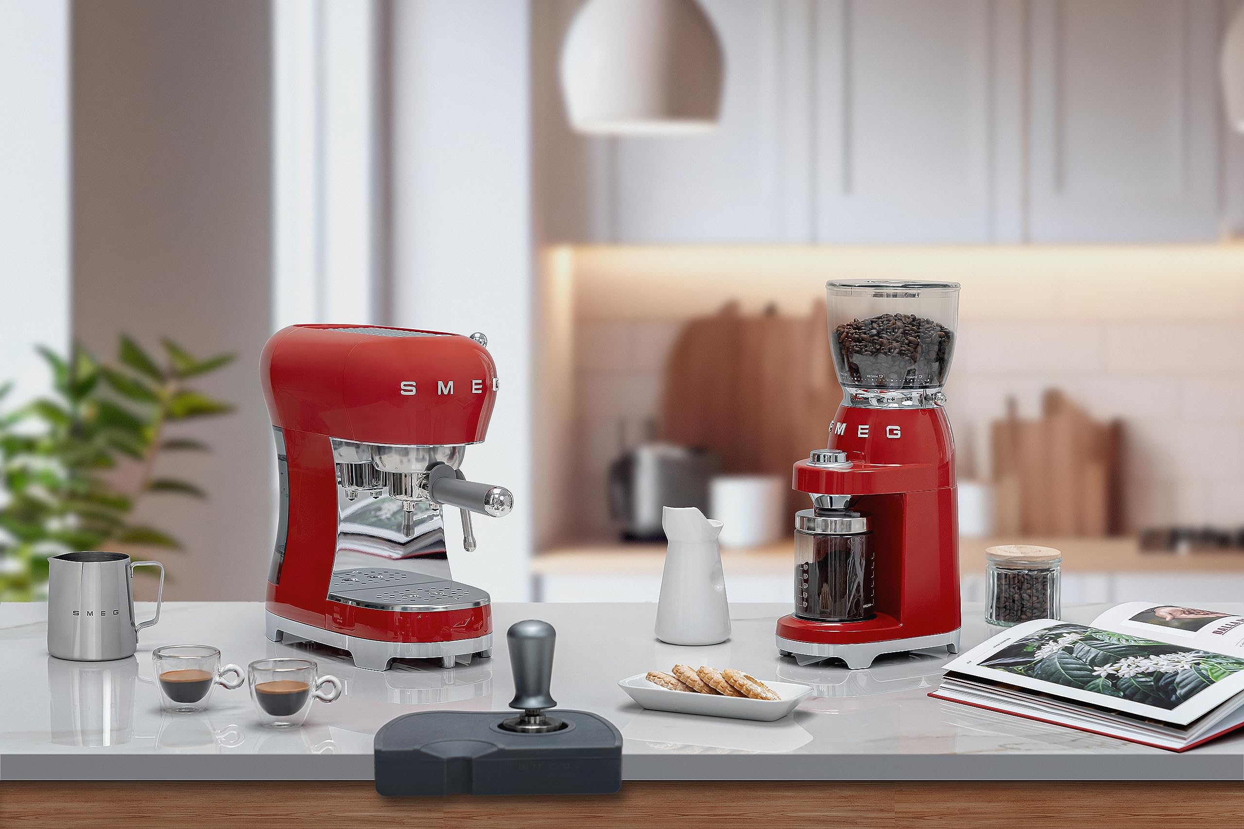 Smeg CGF01RDEU 150W Electric Coffee Grinder - Red Plastic Design for Fresh Ground Coffee | Perfect for Home, Office & Espresso Bars