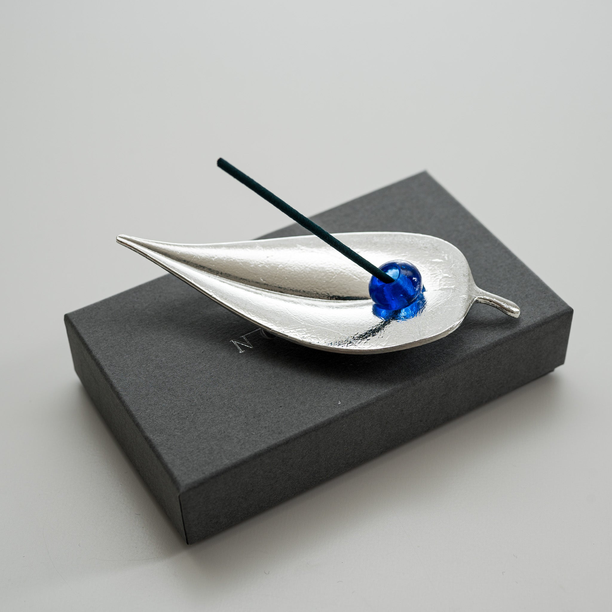 NOUSAKU Tin Incense Stand Hanaikada - Elegant Japanese Incense Holder for Meditation, Yoga & Home Decor