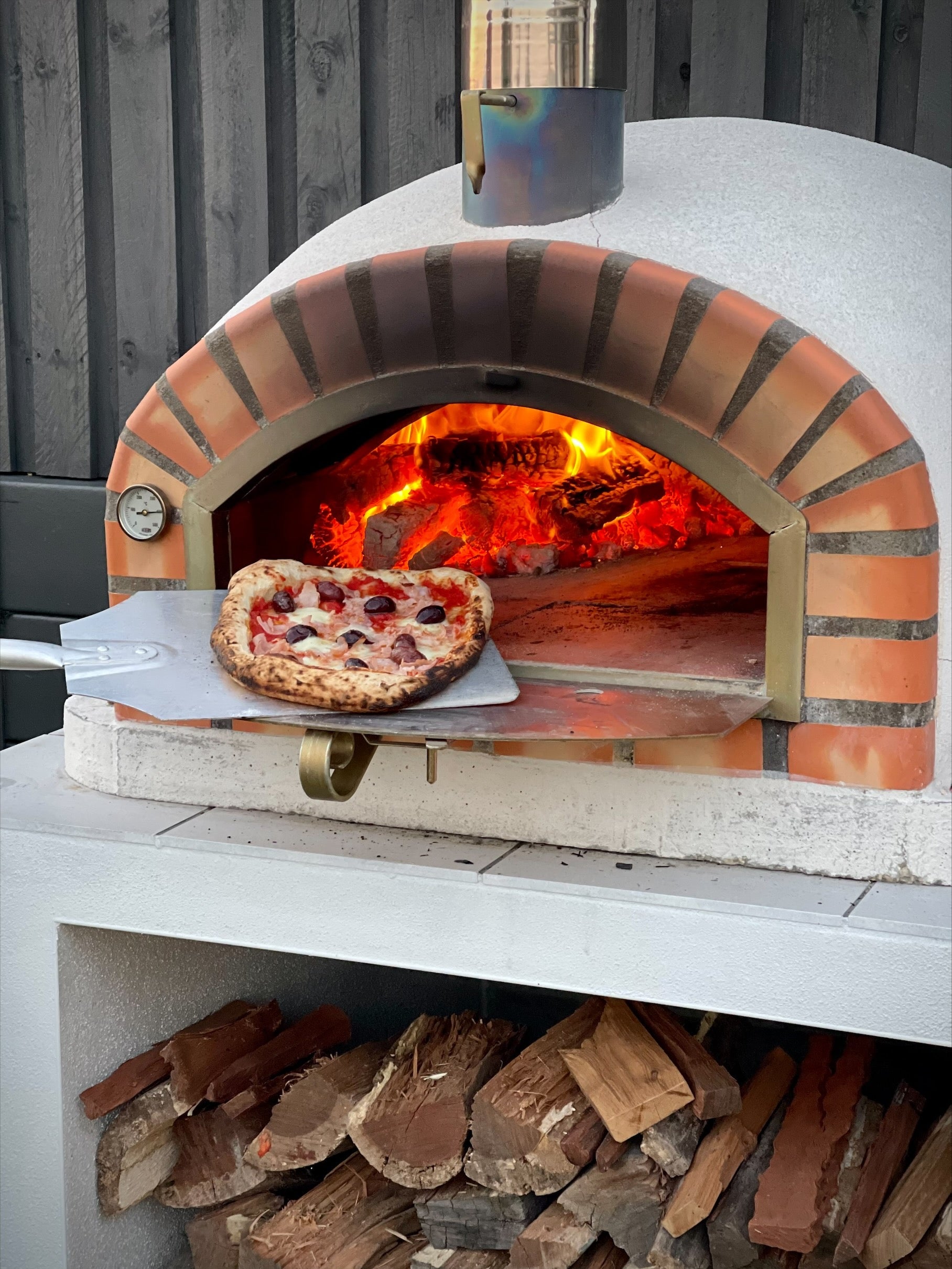 PIZZAIOLI Hybrid Wood & Gas Pizza Oven - Professional Outdoor Pizza Maker for Backyard, Restaurant & Catering | Perfect for Italian, Neapolitan & Artisan Pizzas