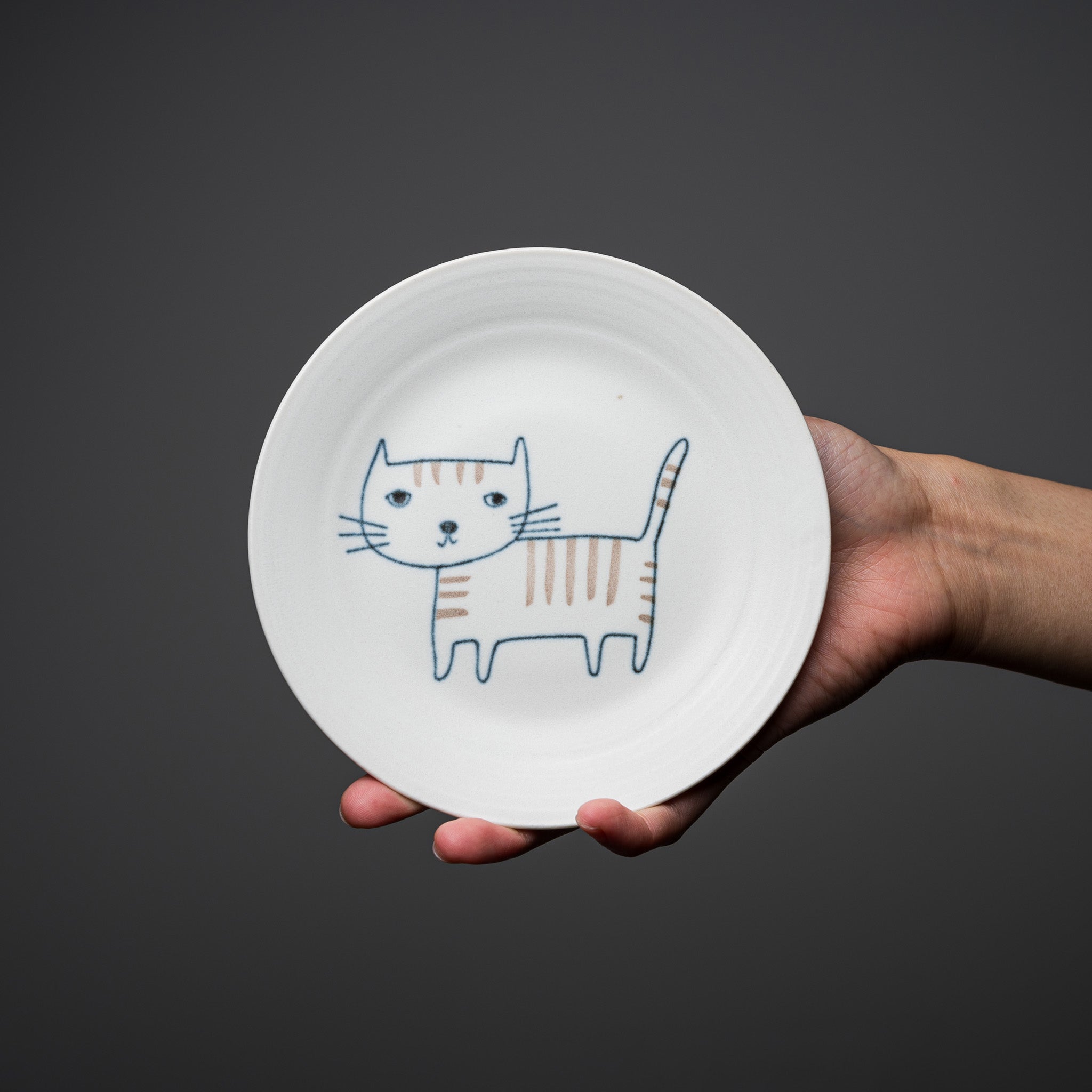 Striped Tora Cat Plate - 14cm Ceramic Dish for Sushi, Desserts & Small Meals | Cute Japanese Cat-Themed Tableware for Home & Restaurant Use