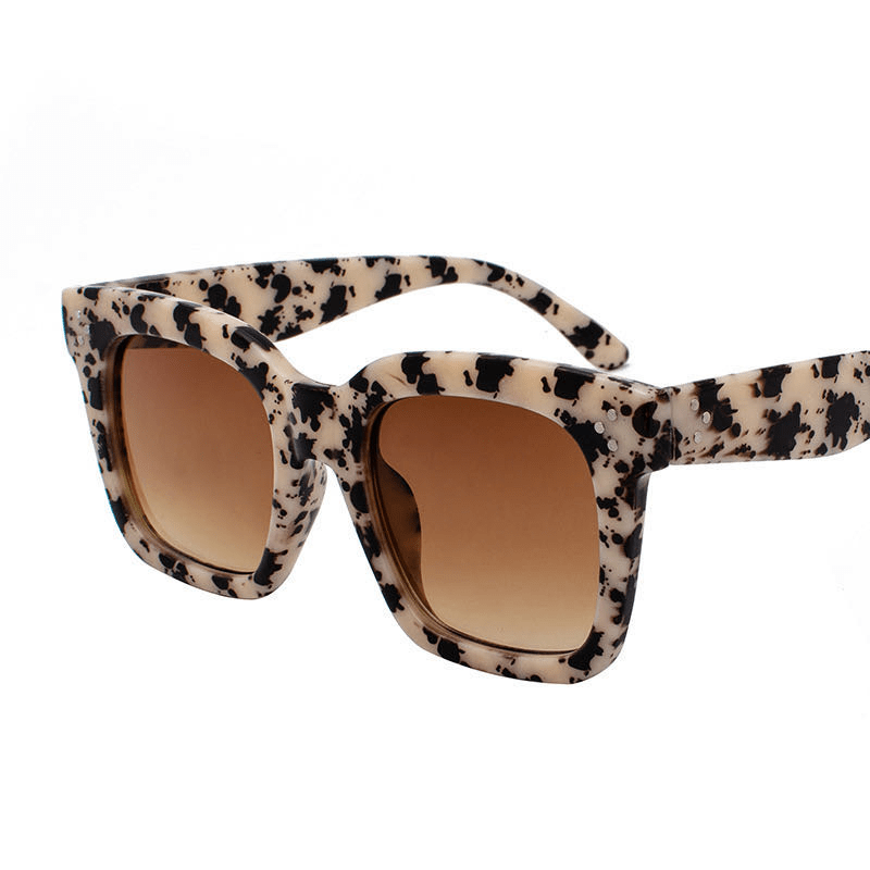 Women's Classic Cat Eye Sunglasses UV Protection - Stylish Retro Shades for Women, Fashionable Sun Glasses for Driving, Beach & Outdoor Activities