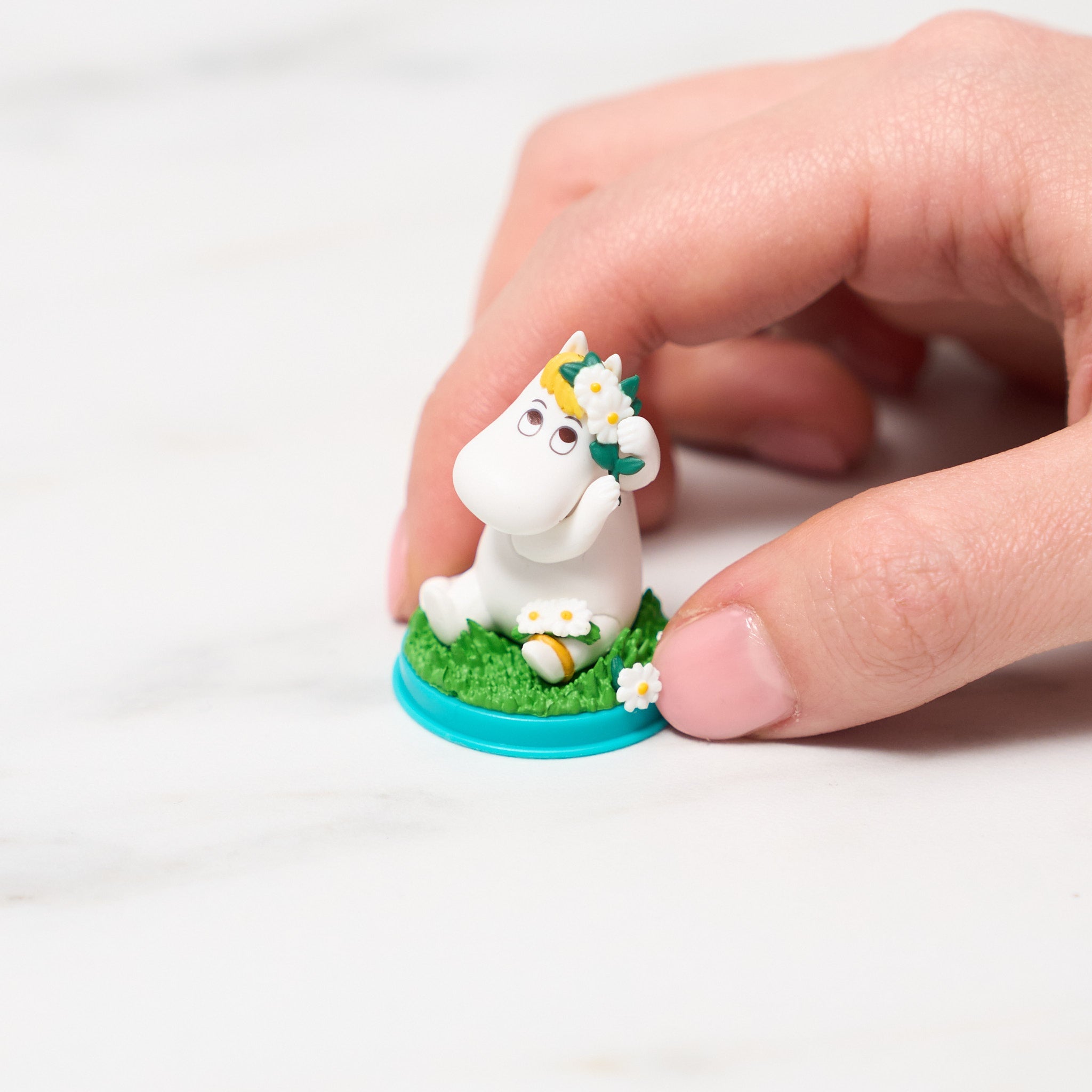 Moomin Vol. 1 Collectible Mascot Gacha Capsule Toys - Cute Anime Figure Collection for Display, Gift Giving & Kawaii Home Decor