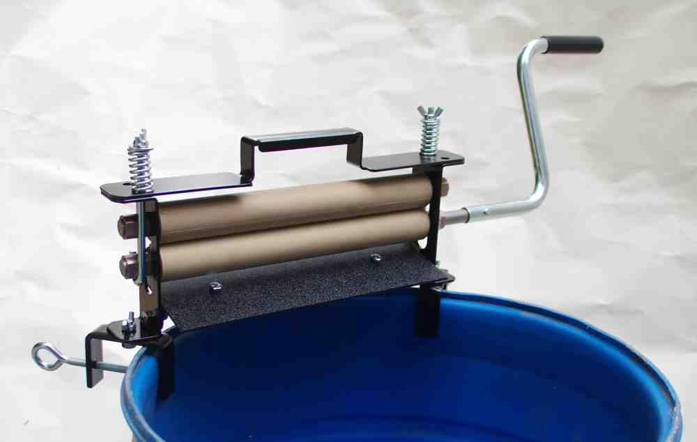 The Great American Wringer Co - Heavy Duty Black Coated Steel Tan Rollers Hand Wringer - Made in USA - Perfect for Laundry, Washing Clothes & DIY Projects