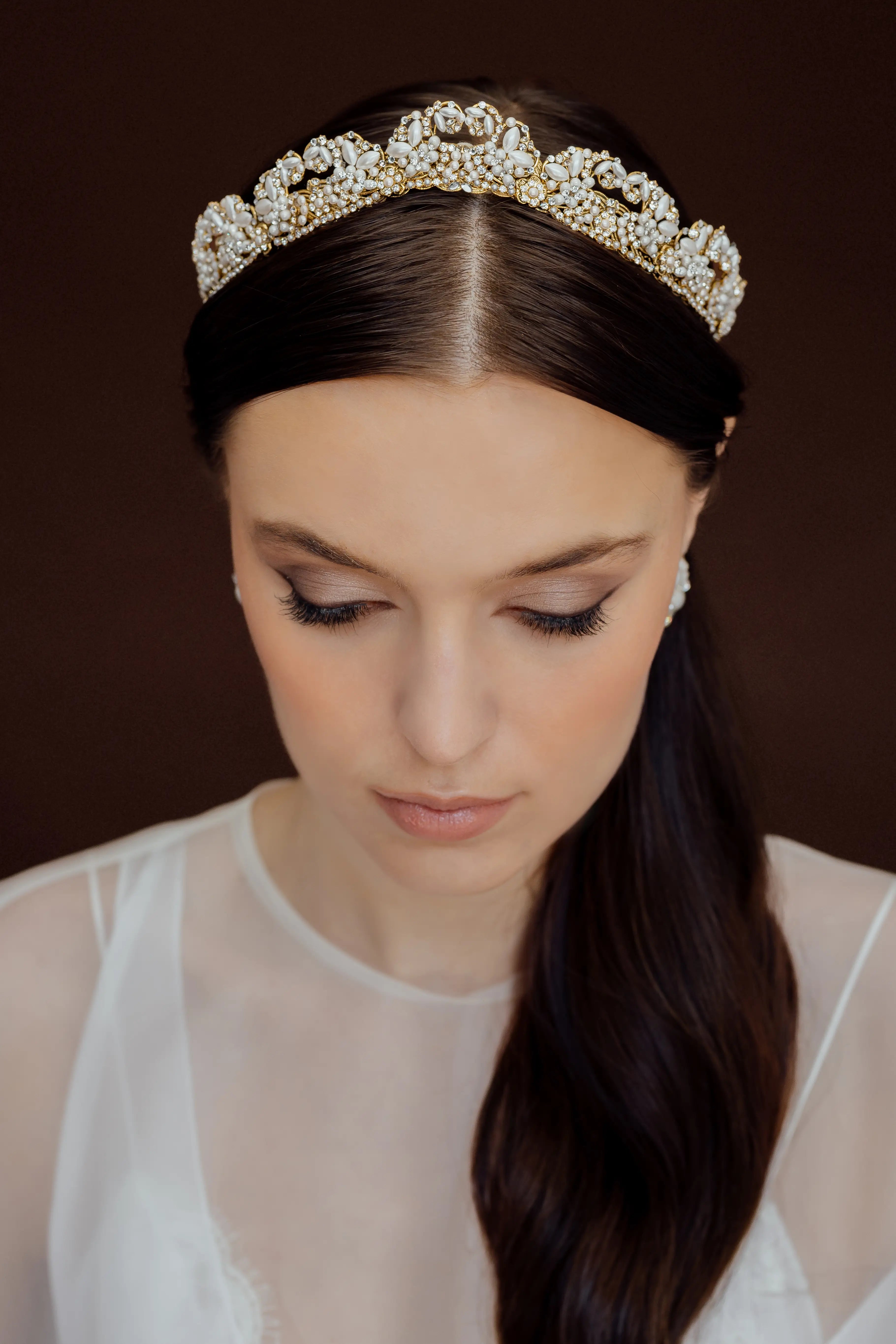 Versienne Crown - Elegant & Stylish Women's Tiara for Weddings, Prom, and Special Occasions | Perfect for Brides, Pageants, and Photo Shoots