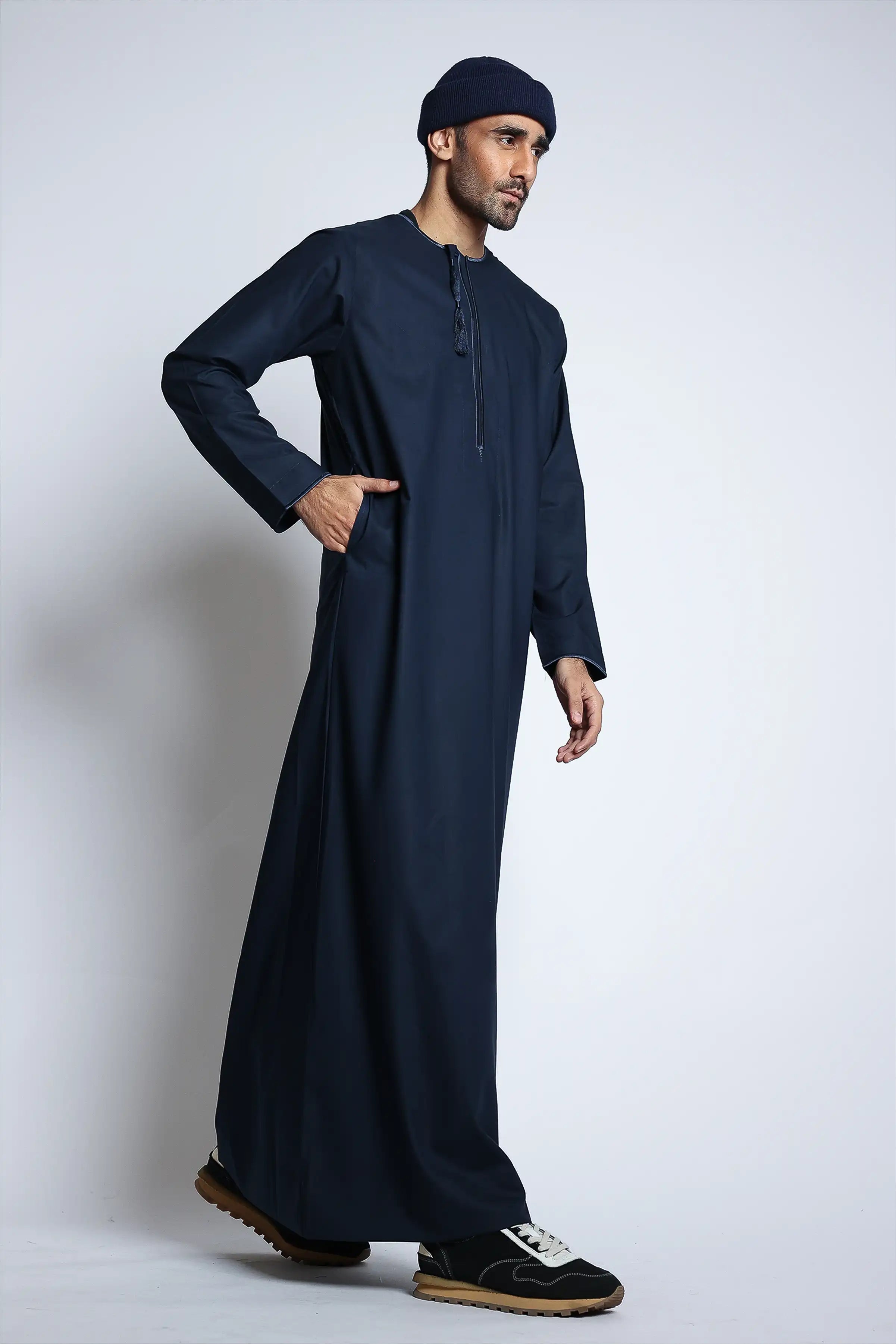 New York Yankees Embroidered Blue Thobe for Men - Traditional Arabic Robe for Eid, Ramadan & Special Occasions - Perfect Gift for Fans & Cultural Events