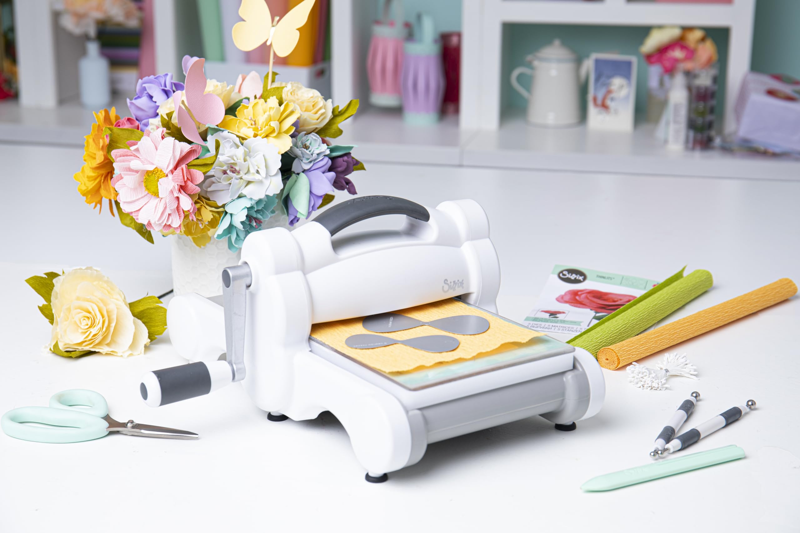 Sizzix 660200 Big Shot Manual Die Cutting Machine - 6 Inch Craft Die for Scrapbooking, Card Making & DIY Projects - Perfect for Paper, Vinyl & Fabric Crafts