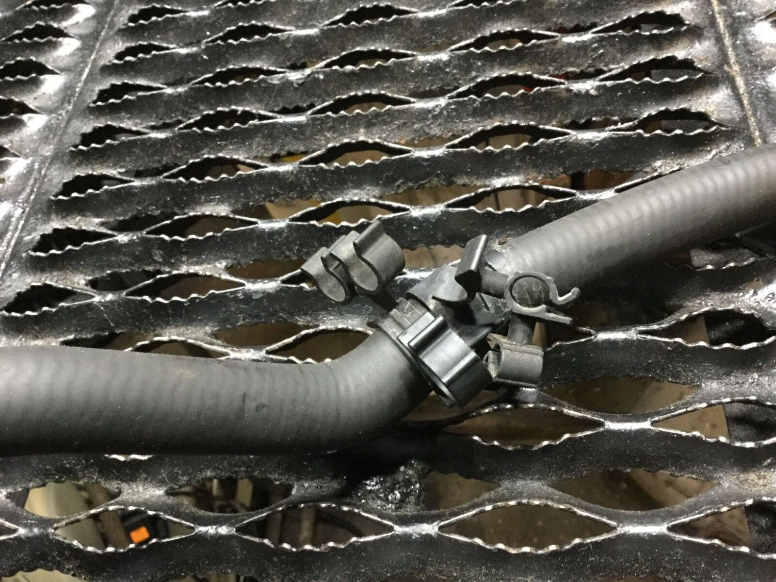 04 05 06 Porsche Cayenne 3.2L Radiator Hose Pipe Line - OEM Replacement Part for Engine Cooling System - Perfect for DIY Repairs & Maintenance