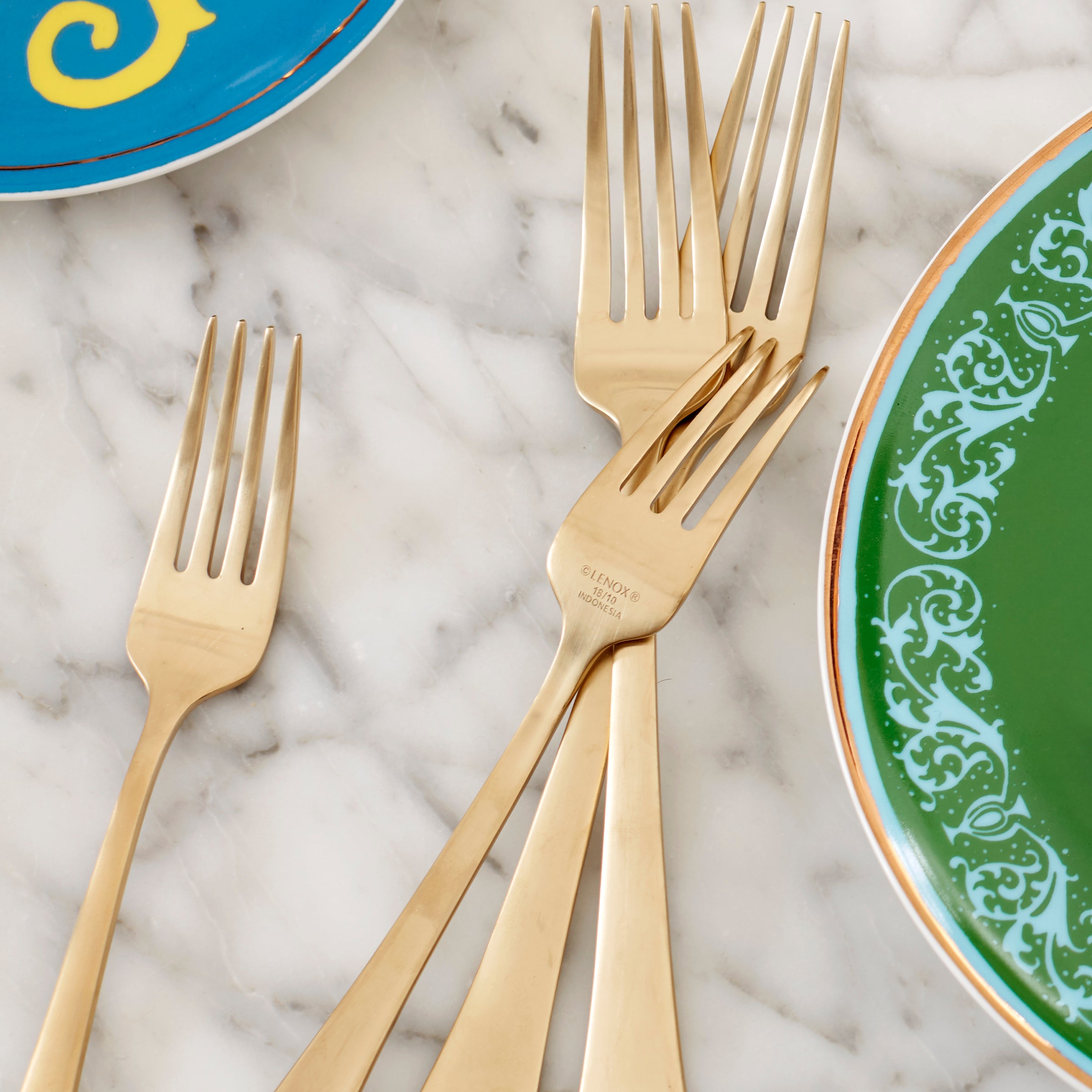 Portola Gold Satin 20-Piece Flatware Set - Elegant Stainless Steel Cutlery for Dining, Weddings & Special Occasions