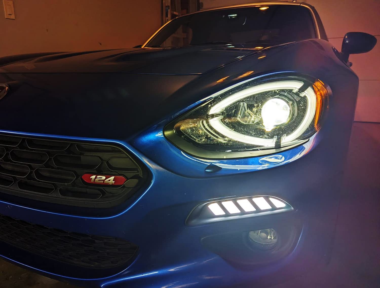 iJDMTOY Switchback LED Daytime Running Lights Assembly for 2015-2020 Fiat 124 Spider - 6 Xenon White DRL LEDs & 16 Amber Yellow Turn Signal LEDs - Perfect for Enhanced Visibility and Style Upgrade