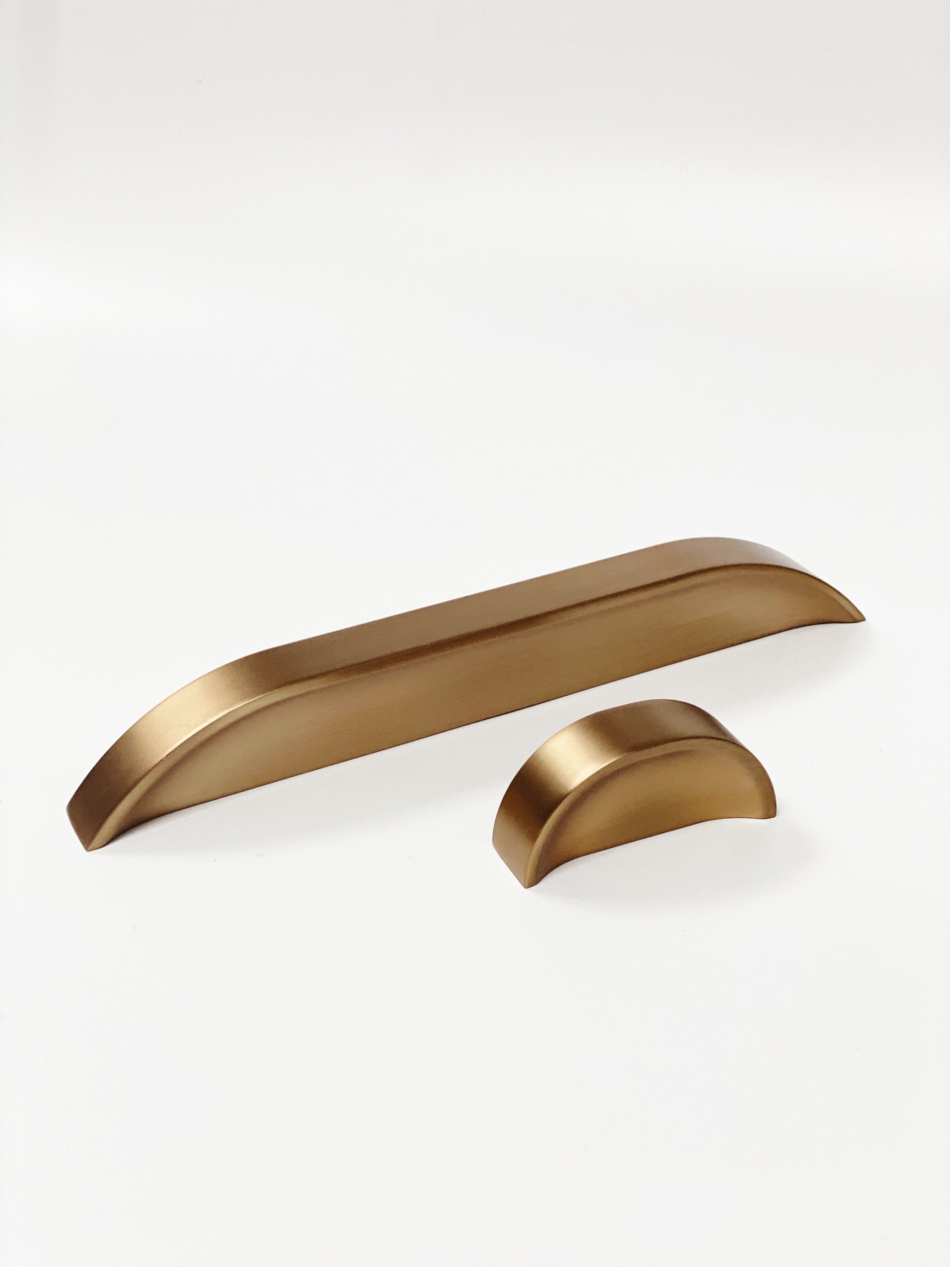 Mondrian Champagne Bronze Drawer Pulls - Elegant Cabinet Hardware for Kitchen & Bathroom - Modern Handle for Dressers, Cabinets, and Furniture (Set of 10) - Perfect for Home Renovation & DIY Projects