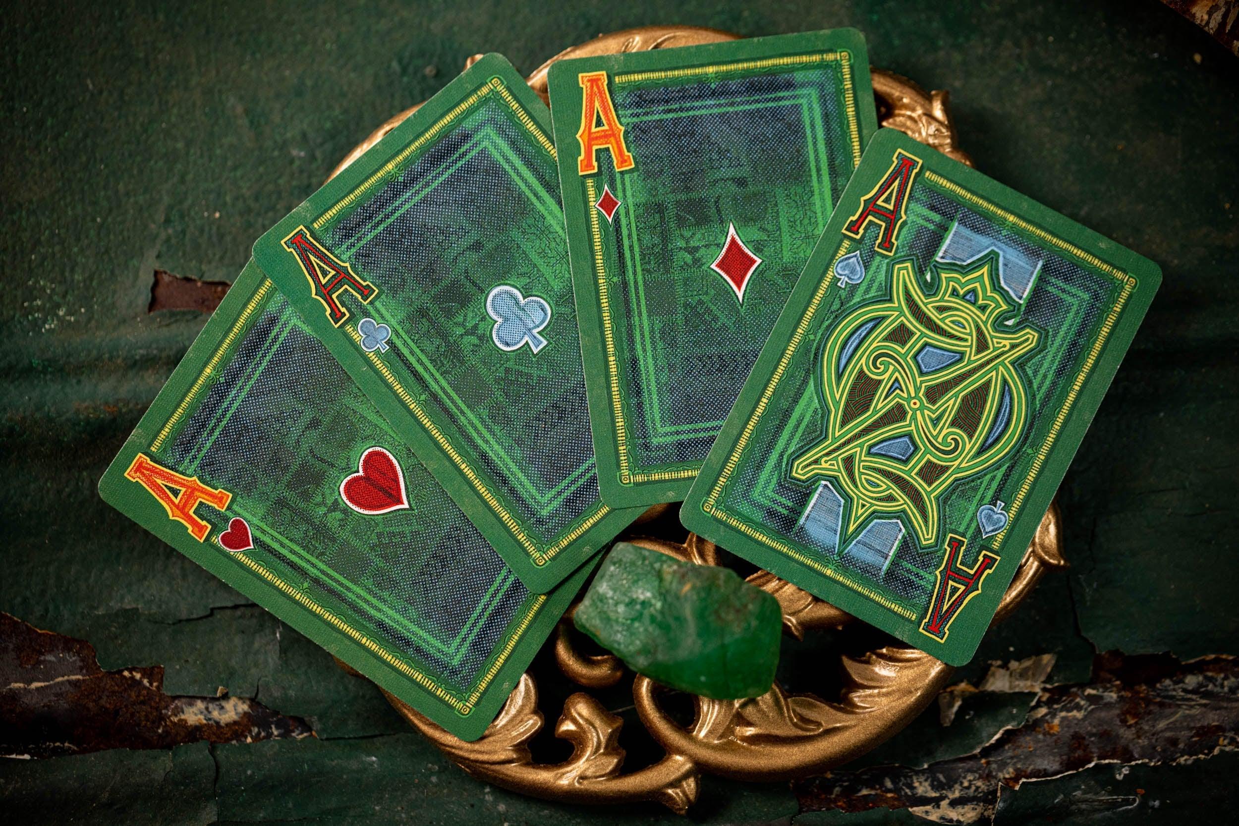 The Wizard of Oz Playing Cards - Premium Collectible Deck for Card Games, Magic Tricks & Gifts | Perfect for Movie Fans, Collectors & Game Nights
