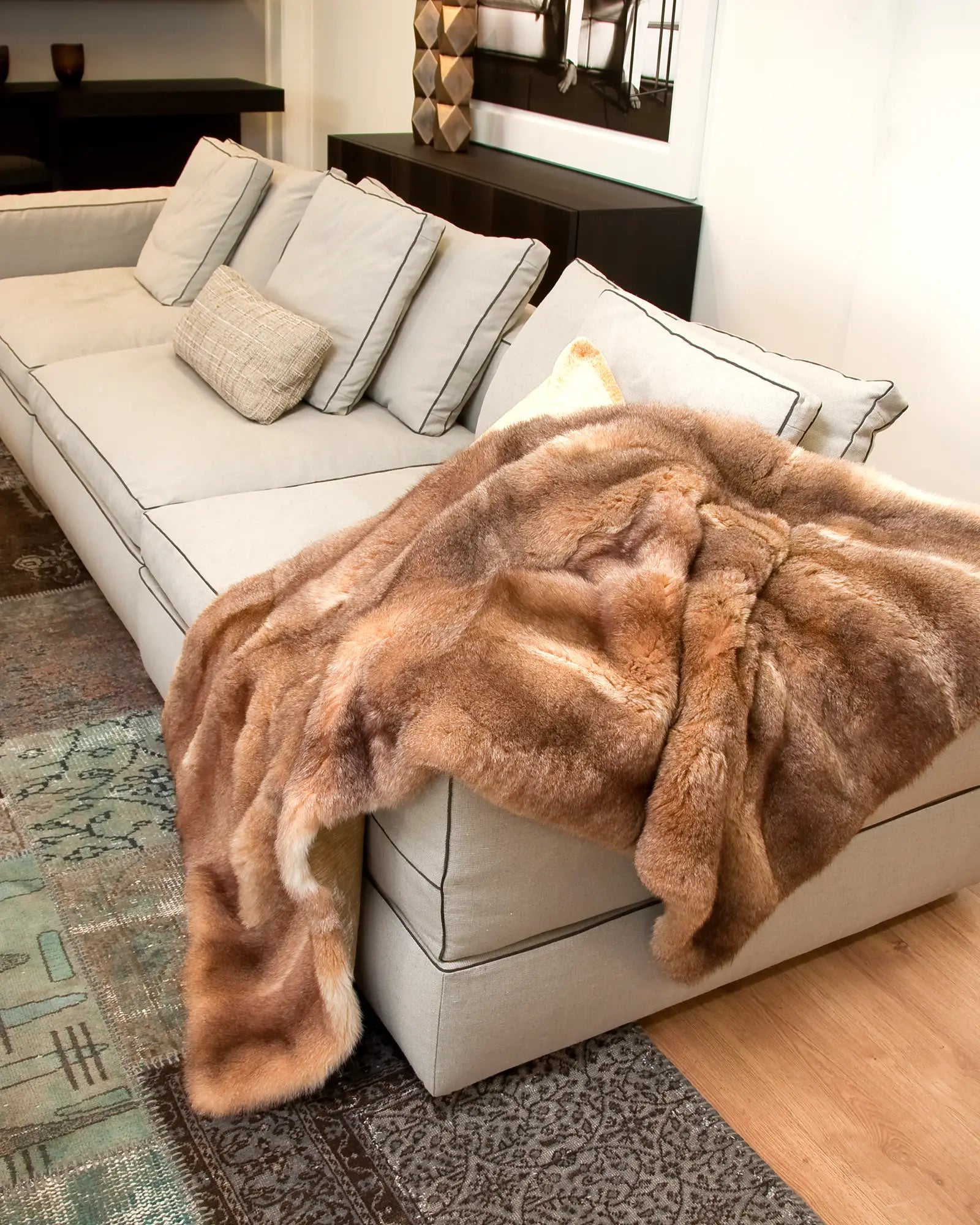 Luxury Honey Possum Fur Throw Blanket - Soft & Warm Natural Fur for Cozy Home Decor - Perfect for Sofa, Bed & Winter Nights