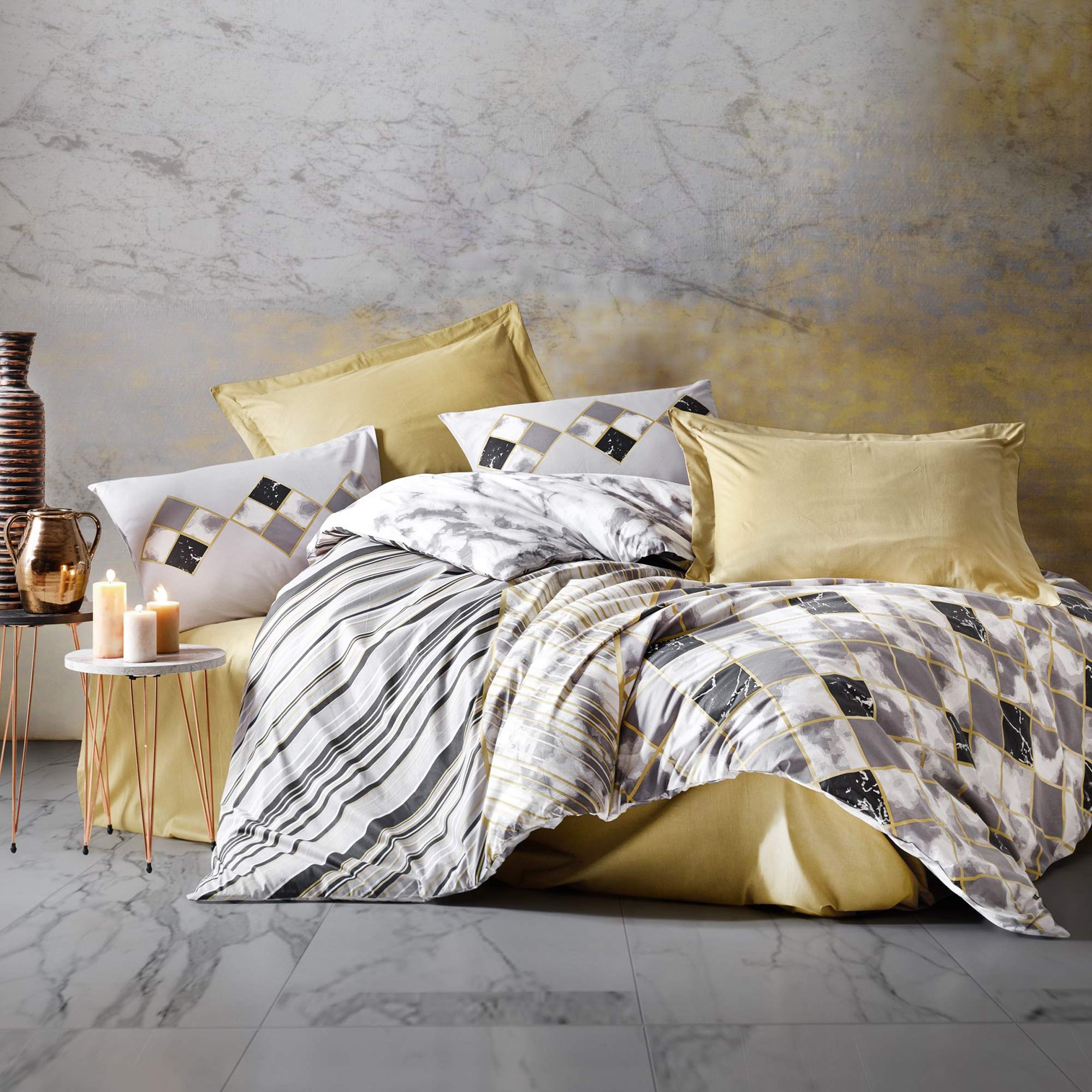 SUSSEXHOME Black Cubes Duvet Cover Set - Queen Size Beige Bedding Set with 1 Duvet Cover, 1 Fitted Sheet & 2 Pillowcases | Hypoallergenic, Breathable, Machine Washable & Iron Safe | Perfect for Modern Bedrooms, Guest Rooms & Cozy Home Decor
