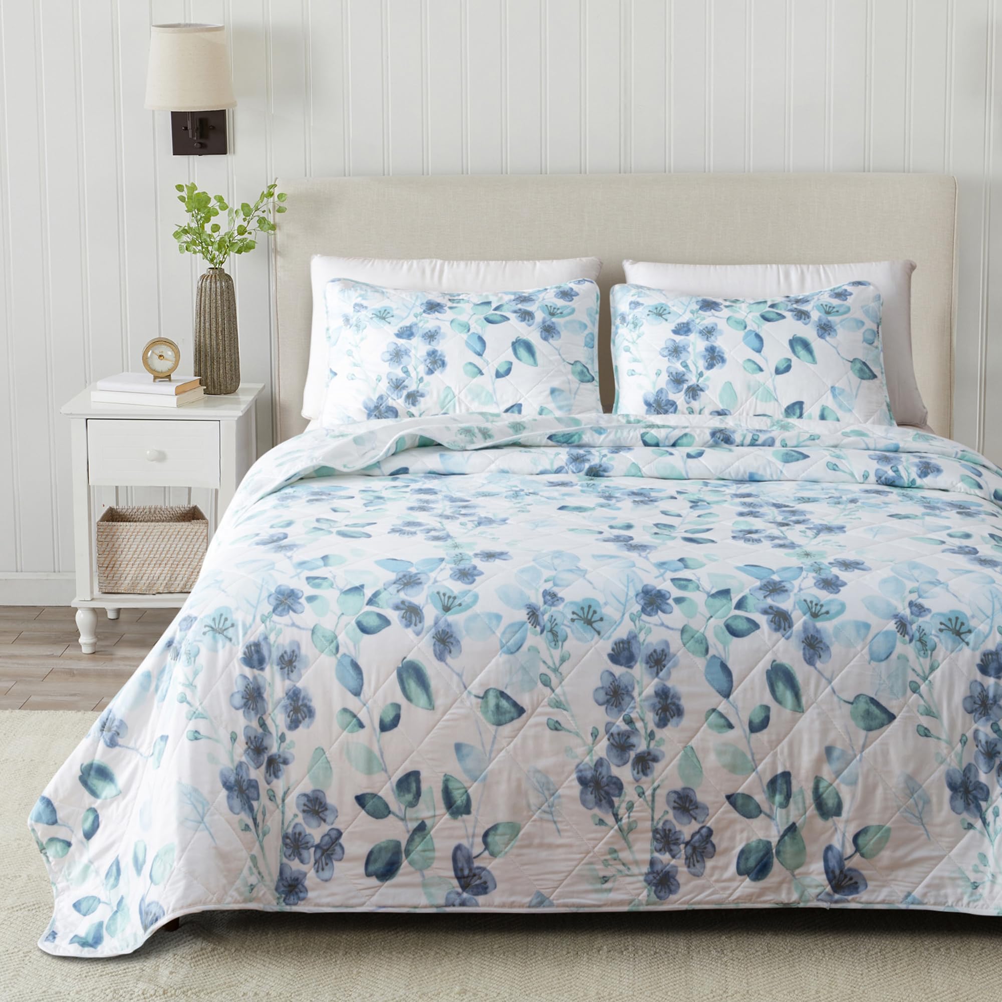 Floral King Quilt Set - Blue Green Reversible Bedding for Farmhouse & All-Season Comfort