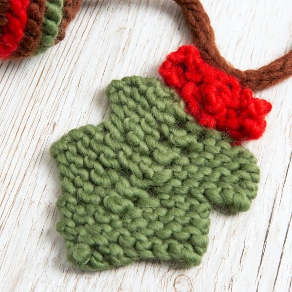 Christmas Garland Knitting Kit - DIY Holiday Decorations for Home, Tree & Fireplace - Perfect for Festive Crafting & Seasonal Decor