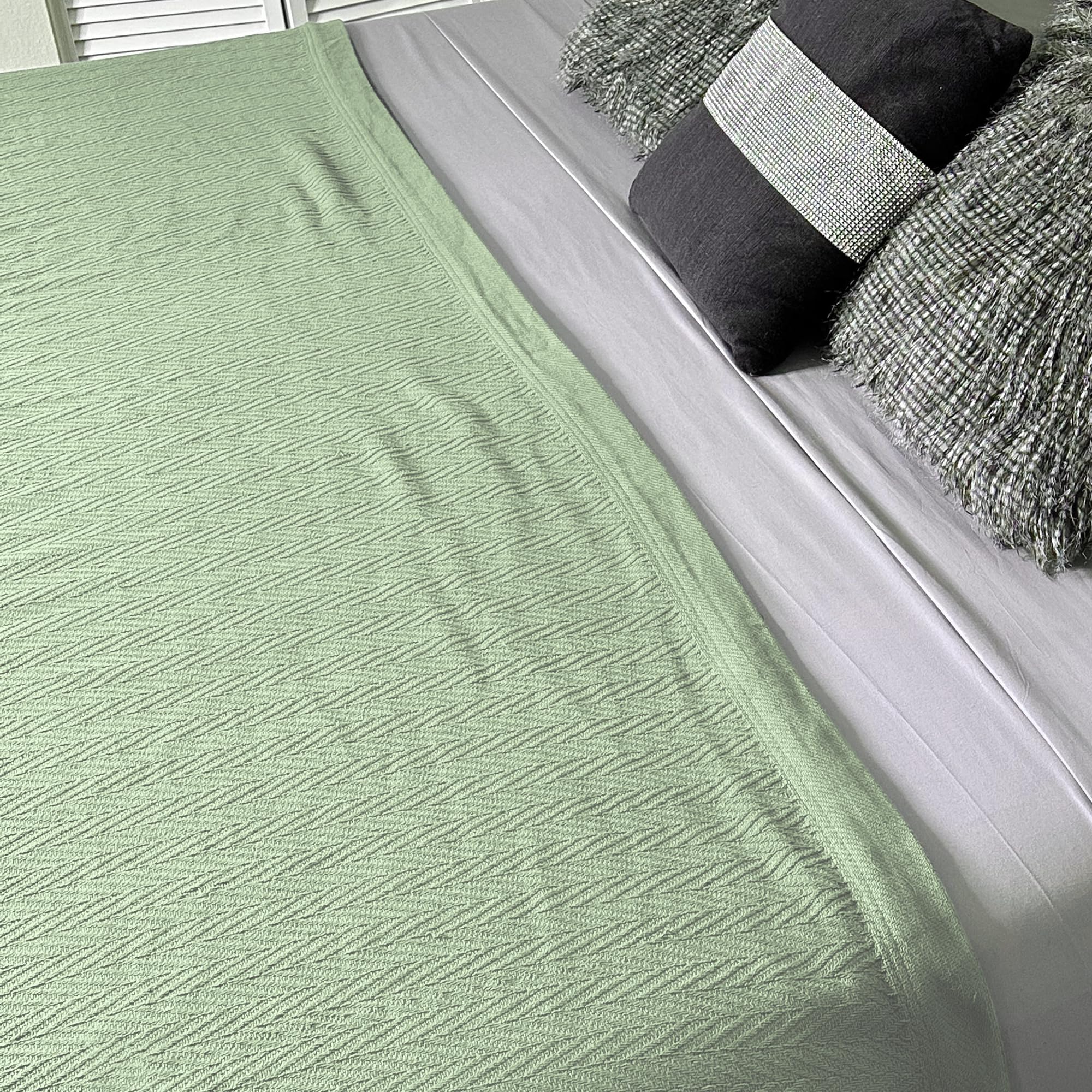 Infinitee Xclusives 100% Cotton Queen Size Blanket 90x90 Inches - Lightweight Thermal Soft Breathable All Season Cozy Bedding for Adults - Perfect for Home, Office, Travel & Gifts (Regal Green)