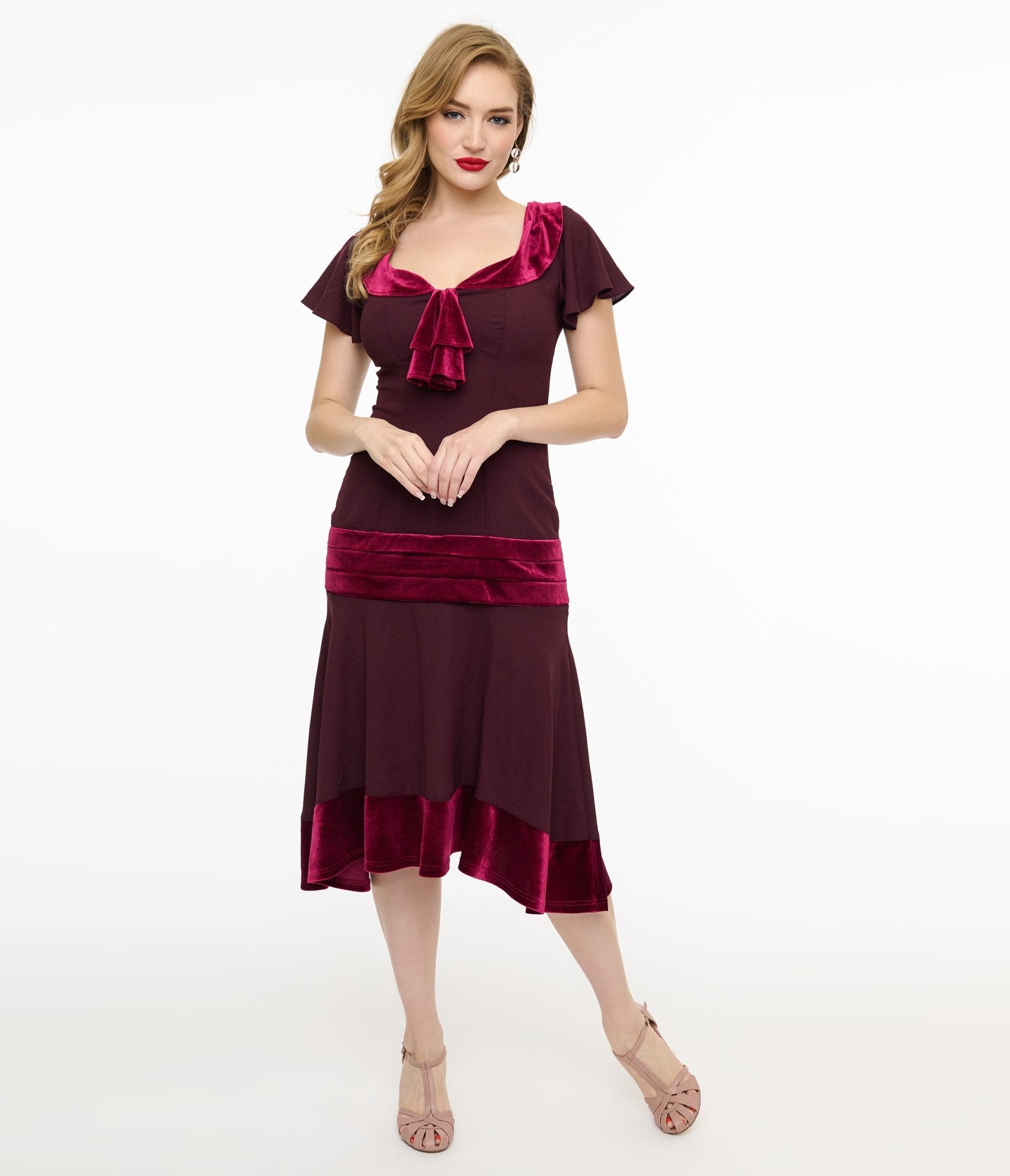 Vintage 1920s Burgundy Flapper Dress - 1920s Gatsby Style Day Dress for Women - Perfect for Roaring 20s Themed Parties, Costume Events & Vintage Fashion Lovers