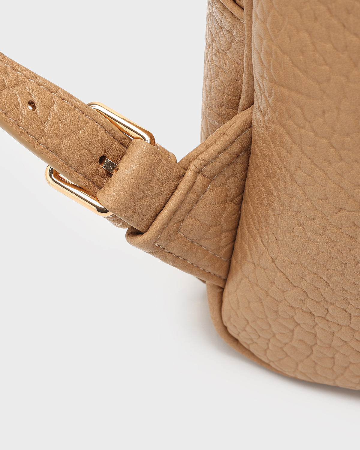 Aurelian Chain Backpack in Tan Brown - Stylish & Durable Leather Backpack for Women & Men - Perfect for Work, Travel & Daily Commute