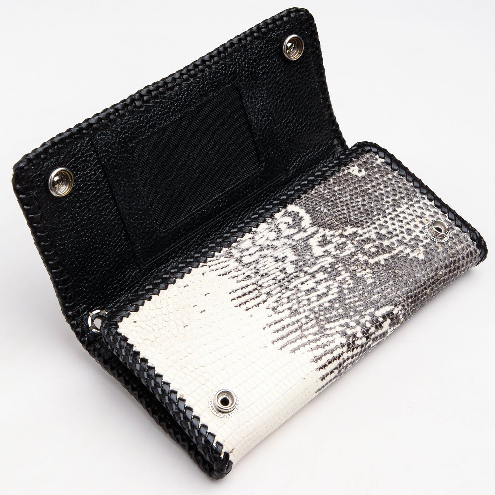 Black Stingray Gray Leather Long Gothic Biker Wallet for Men - Stylish RFID Blocking Chain Wallet for Motorcycle Riders & Bikers - Perfect for Everyday Use, Travel & Night Out