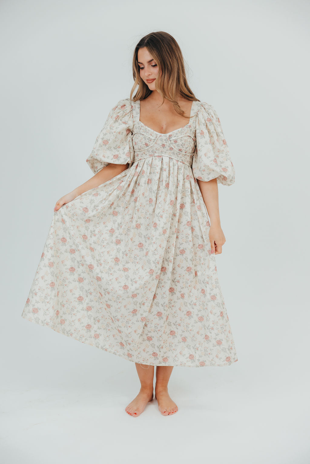 Harlow Maxi Dress in Off White Floral - Bump Friendly Maternity Dress & Inclusive Sizing (S-3XL) | Perfect for Pregnancy, Beach Vacations & Summer Weddings