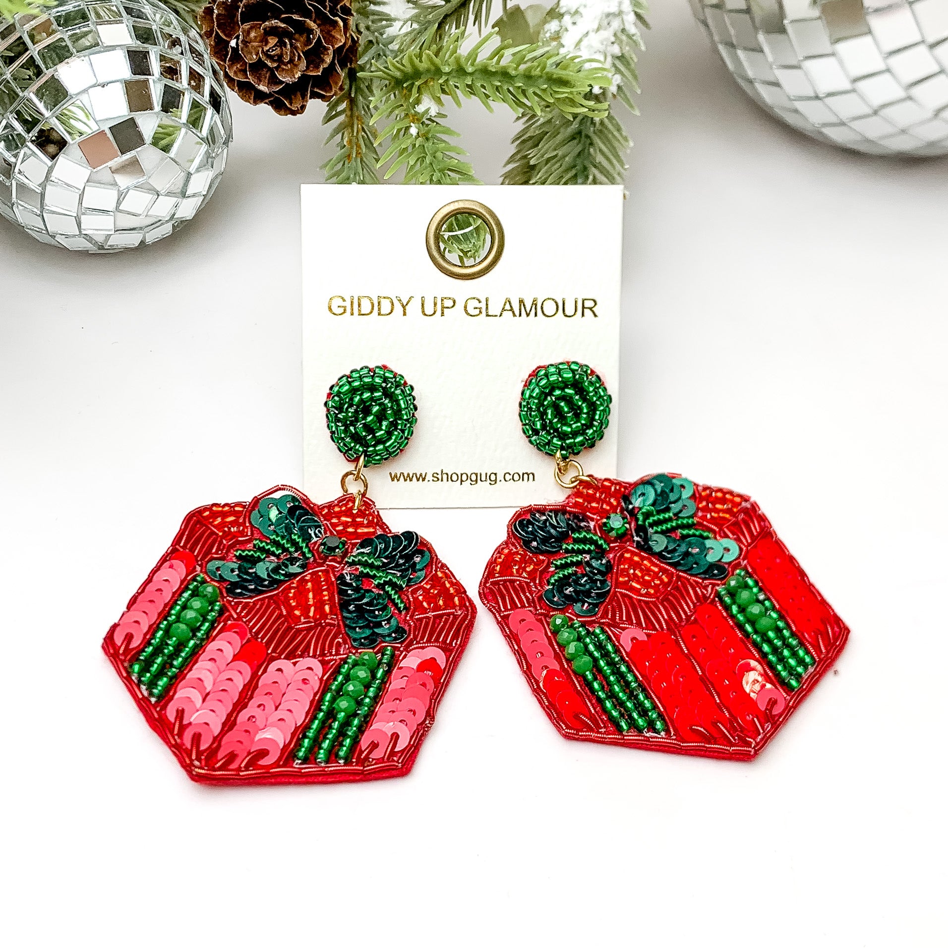 Red and Green Beaded Gift Box Earrings – Elegant Holiday Jewelry for Christmas Parties & Special Occasions