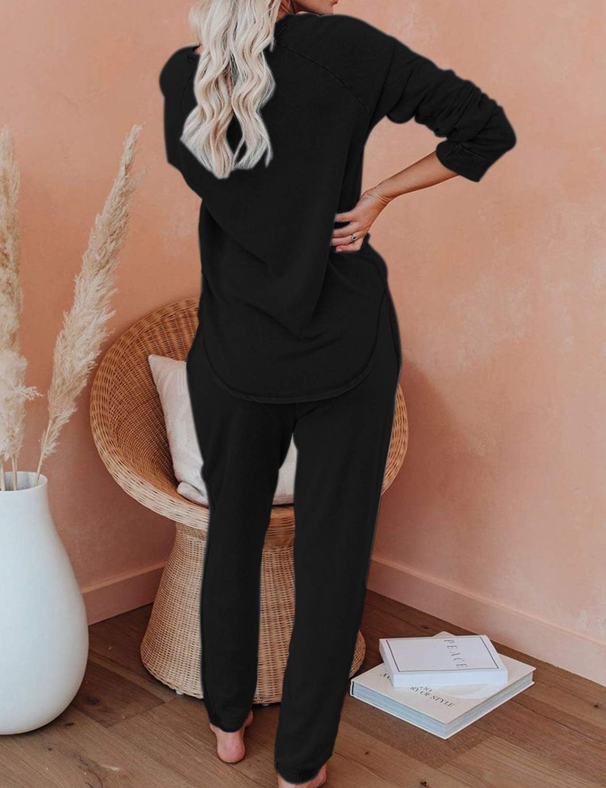 Women's 2 Piece Lounge Set - Soft Long Sleeve Tops & Comfortable Jogger Sweatpants | Cozy Loungewear & Sleepwear for Relaxing at Home, Yoga, and Casual Outings