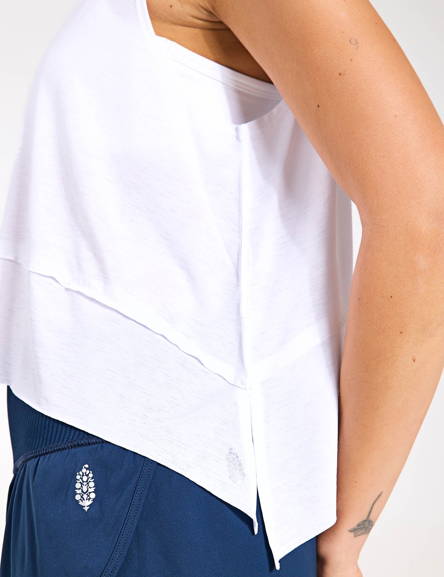 Tempo Tank Top - Women's White Basic Casual Shirt for Summer, Gym, Yoga & Everyday Wear