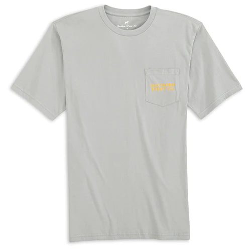 Southern Point Co. Bird Dog Flag T-Shirt - Comfortable & Stylish Graphic Tee for Men - Perfect for Casual Wear, Outdoor Adventures & Patriotic Events