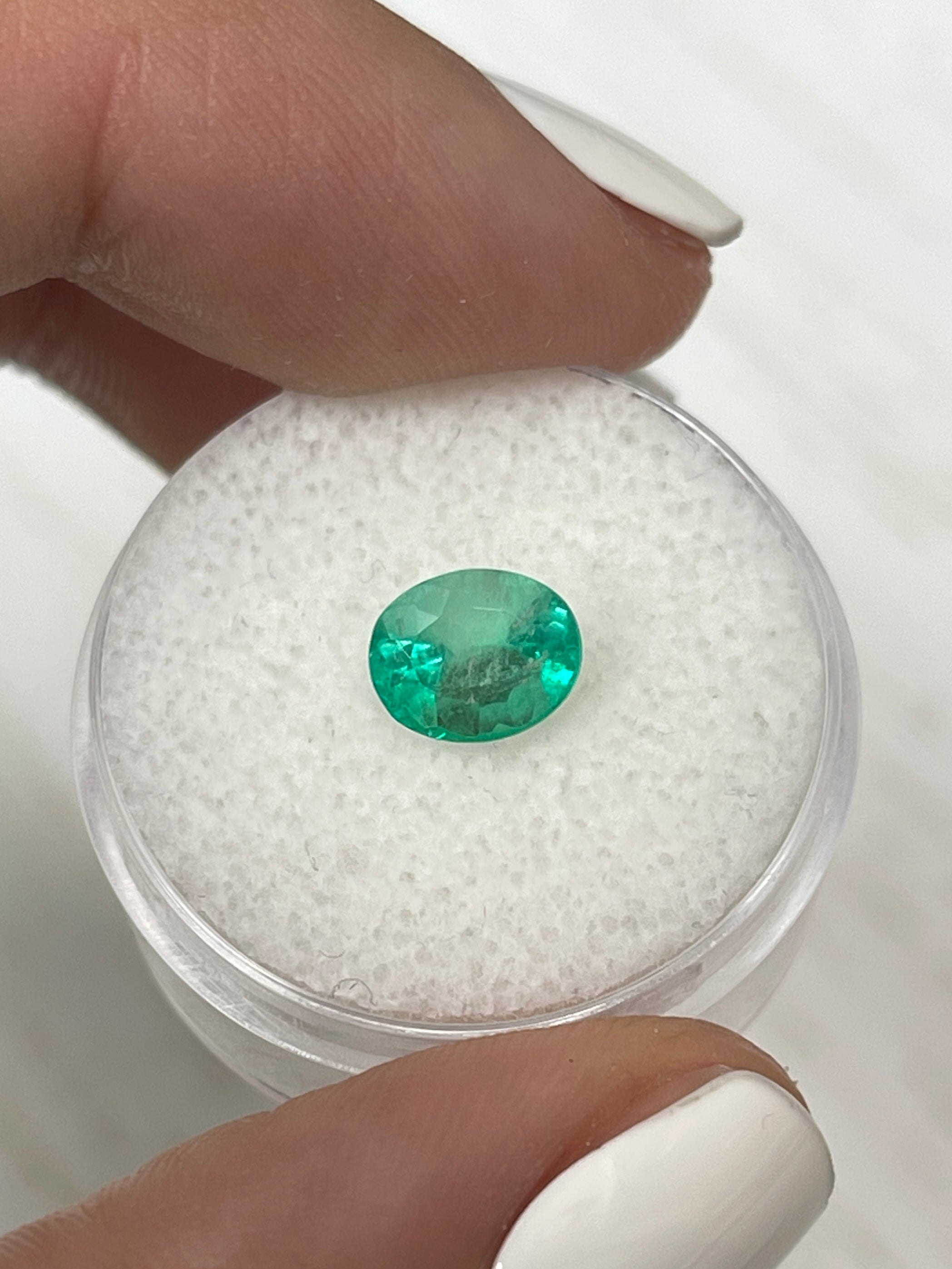 1.55 Carat Light Spring Green Natural Loose Colombian Emerald Oval Cut Gemstone for Jewelry Making, Engagement Rings & Fine Collections - Perfect for Birthstone Gifts & Luxury Accessories